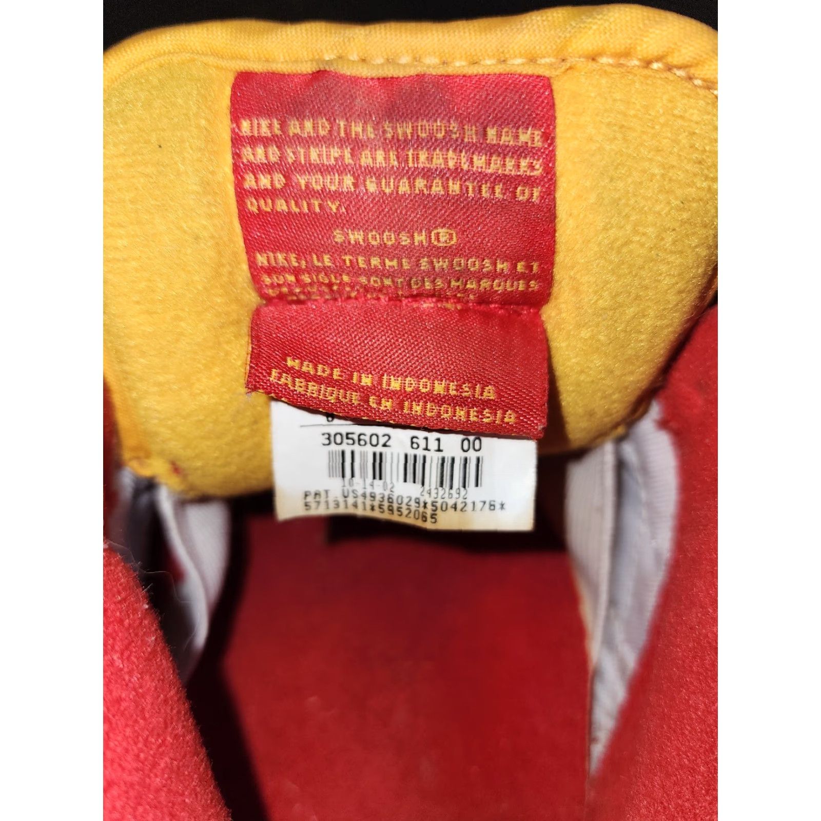 Nike VINTAGE NIKE AIR FORCE 2 LOW THE DIRTY 305602-611 SIZE 8 DISTRESSED Nike Air Sneaker Mens Red 2002 2003 Leather Upper Shoes Size US 8 / EU 41 - 6 Thumbnail