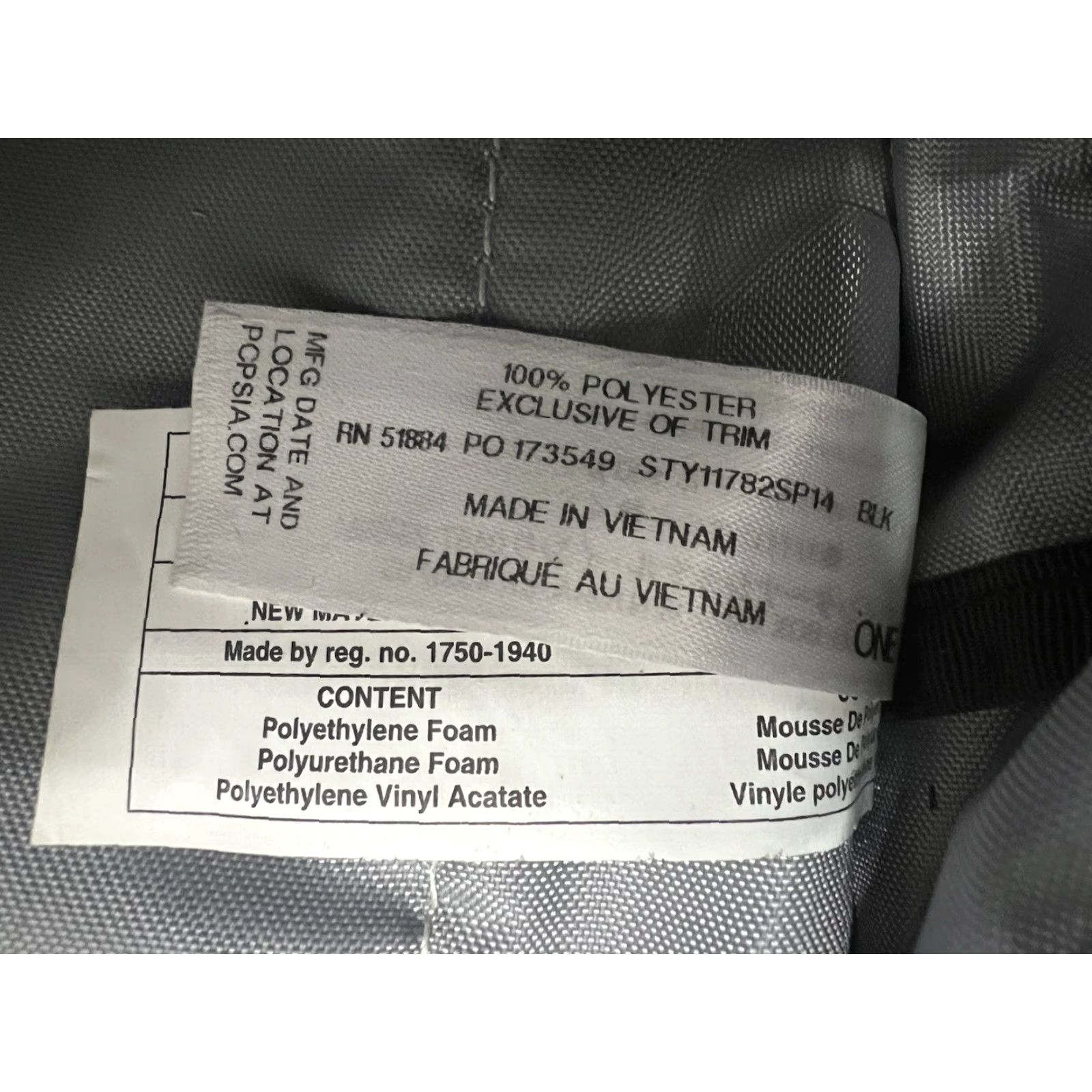 Patagonia Patagonia Messenger Bag Reflective 16” x 12.5” x 5.5” Black 11782 Unisex Adults Medium Polyester Nylon Handle/Strap Pockets Organizer Inner Dividers Size ONE SIZE - 8 Thumbnail