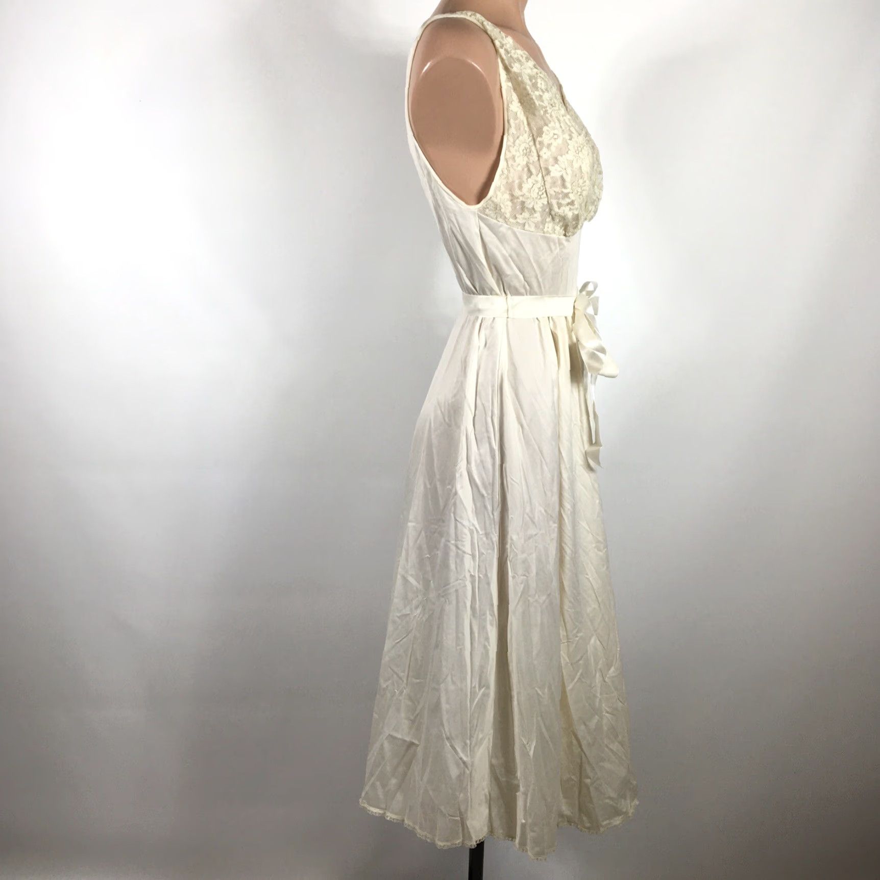 VTG Vanity Fair Ivory Dress Slip Sissy Lace Hem Trim 32 Nightgown Belted 1960s Nylon Edwardian Womens