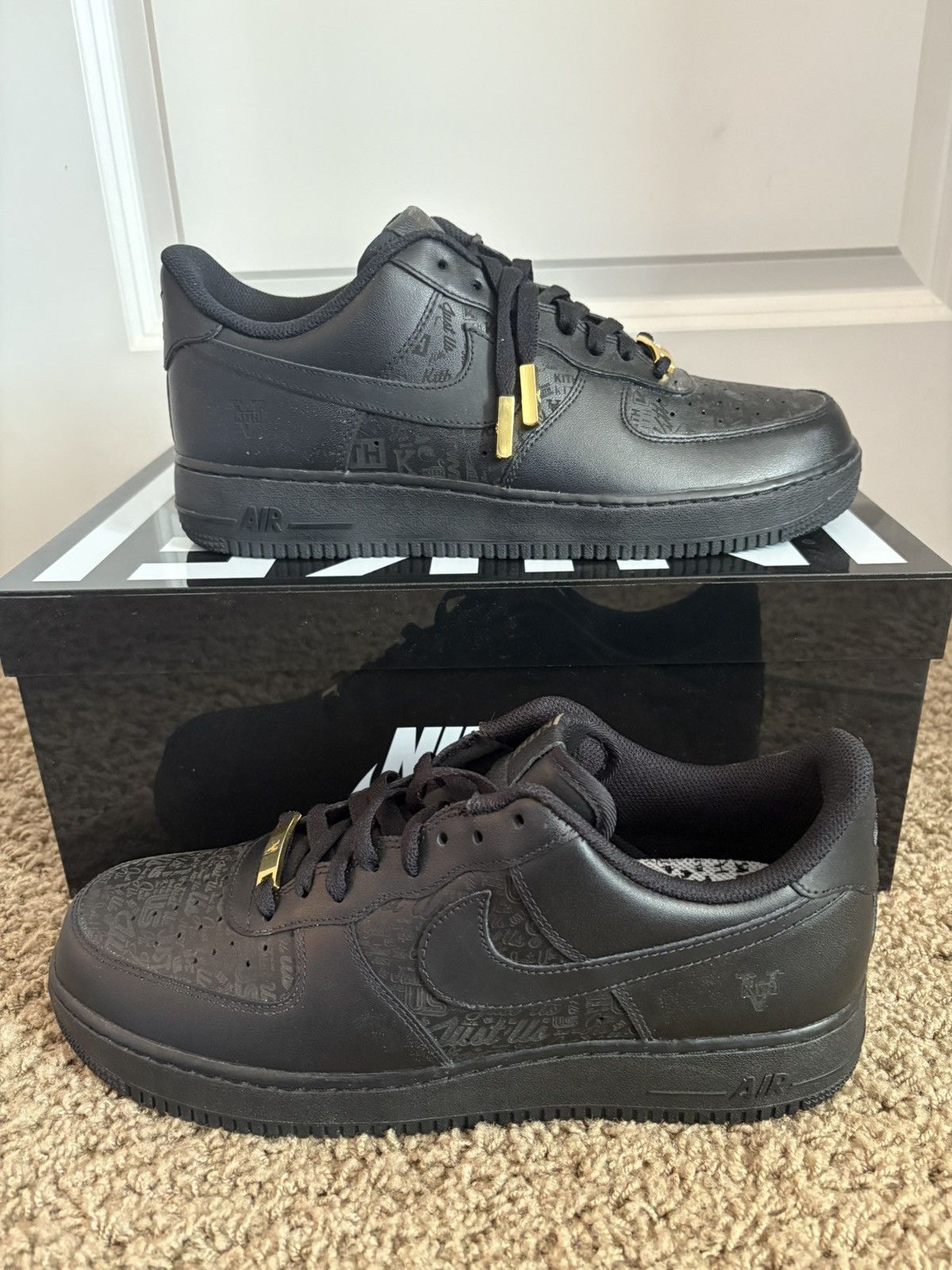 Kith × Nike Nike x Kith Friends and Family AF1 “Just Us” Blackout Size US 11.5 / EU 44-45 - 3 Thumbnail