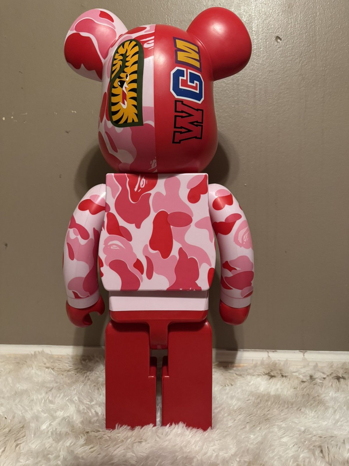 Bape × Medicom Toy Bape x Bearbrick x Medicom Pink shark camo 1000% Size ONE SIZE - 3 Thumbnail