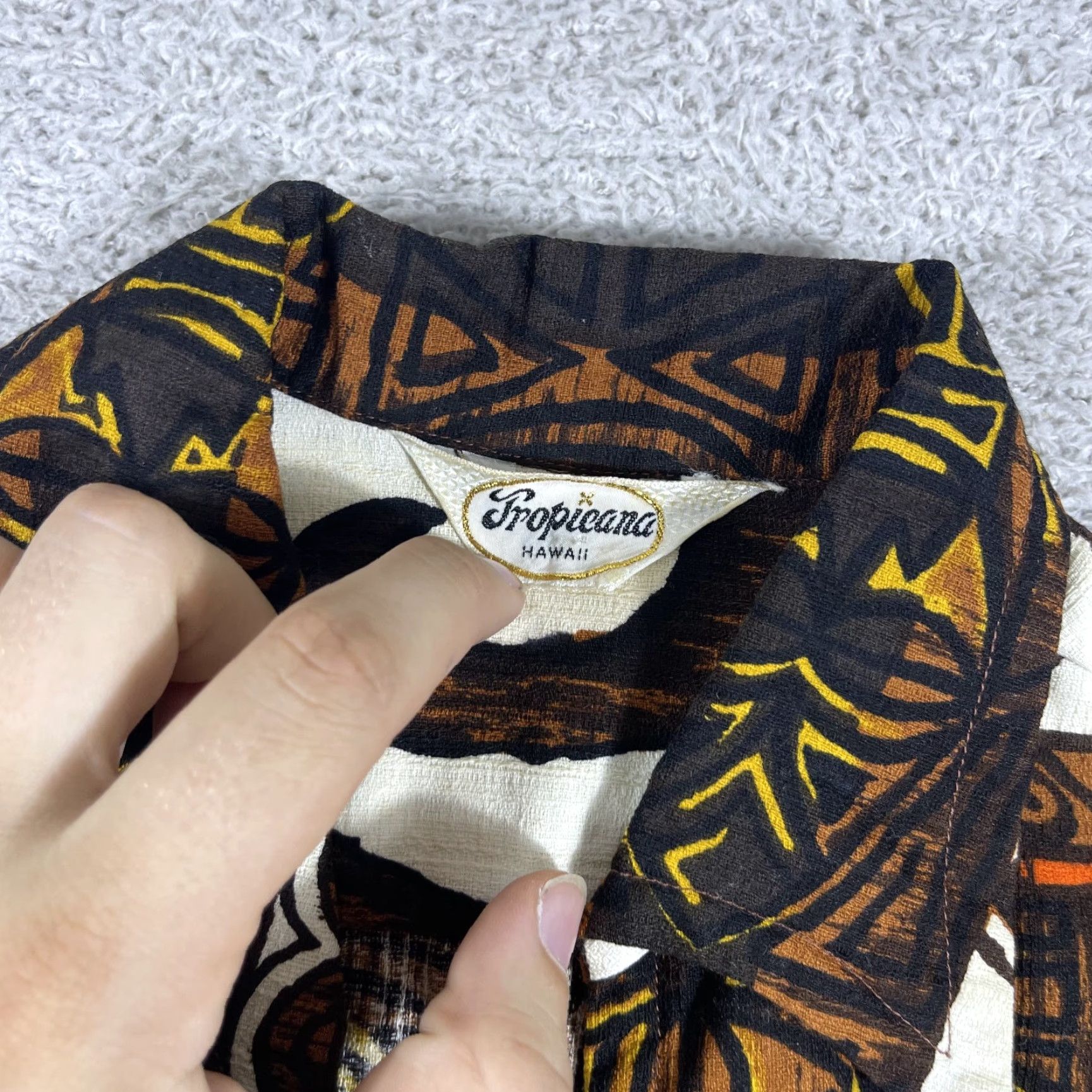 Vintage VINTAGE Tropicana Hawaiian Shirt Mens M Barkcloth Full Zip 60s Loop Cabana Geometric Short Sleeve Brown Zip Button-Up Mens Size US M / EU 48-50 / 2 - 4 Thumbnail