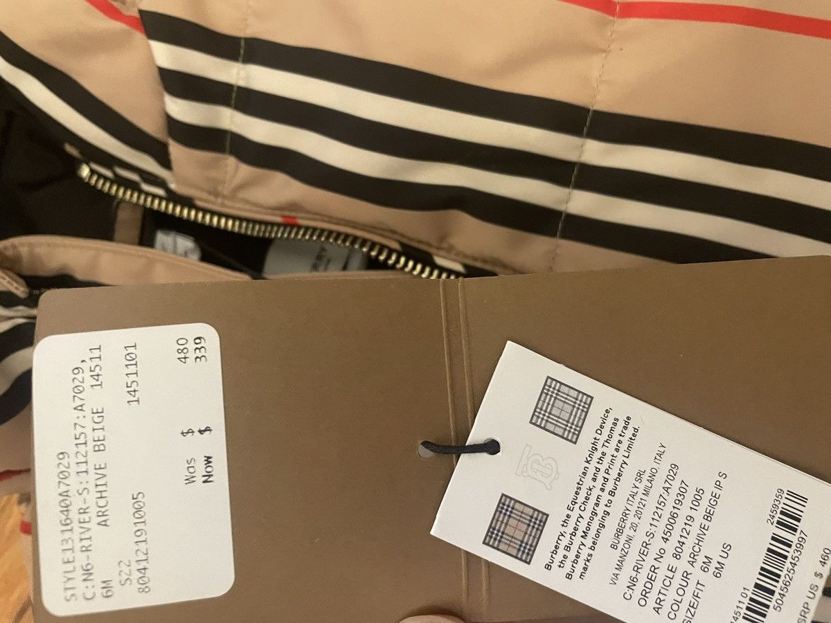Burberry × Designer 6 month old baby Burberry snowsuit Size US XXS / EU 40 - 4 Thumbnail