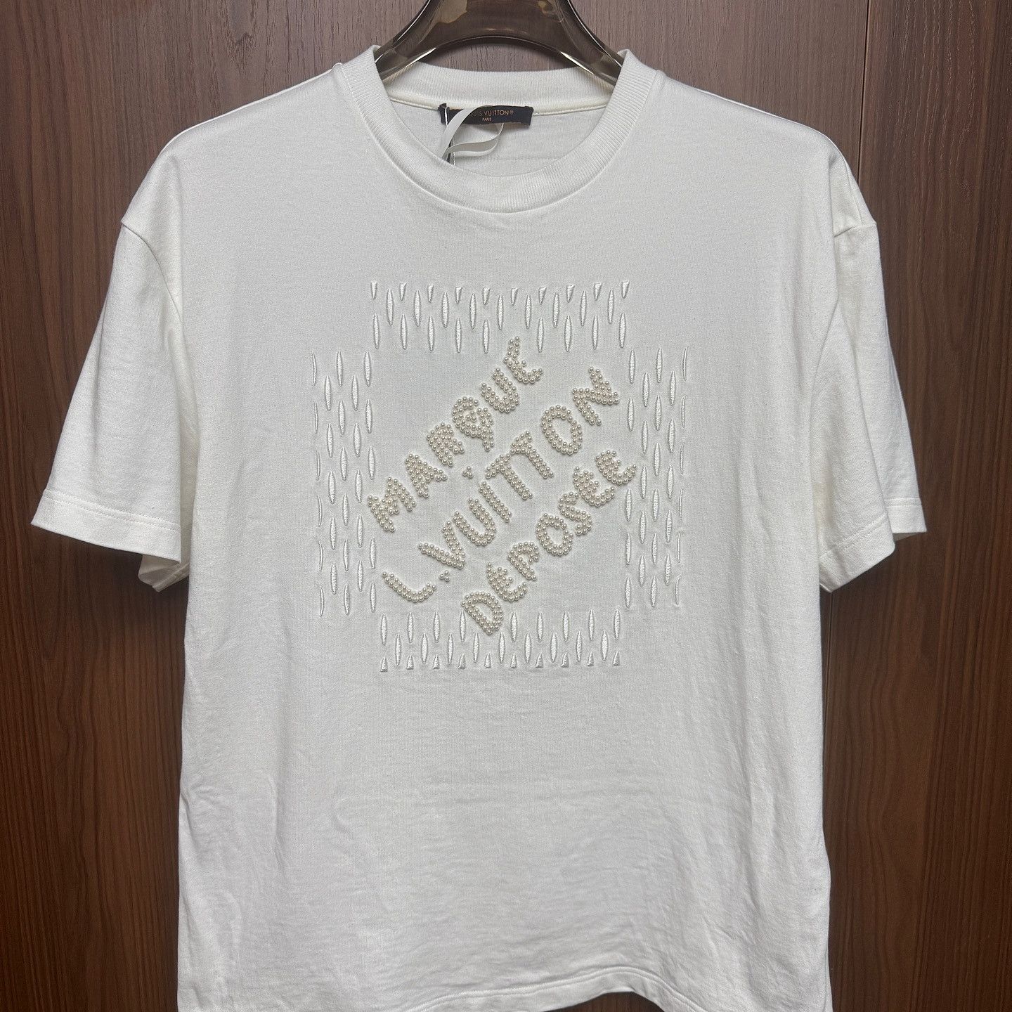 Louis Vuitton Louis Vuitton Pearl Embroidered T-Shirt Size M Size US M / EU 48-50 / 2 - 1 Thumbnail