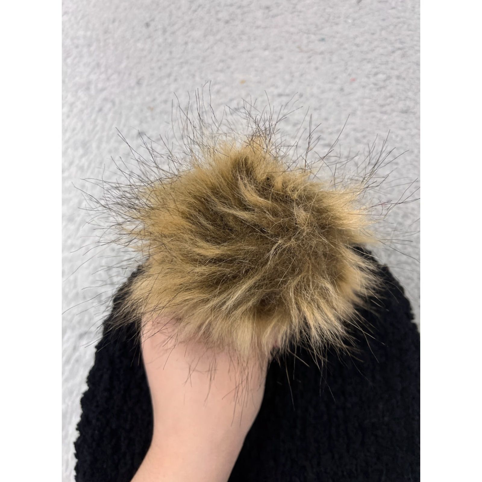Vintage Beanie Toque Womens One Size Black Knit Polyester Faux Fur Pom Shirt? Size ONE SIZE - 3 Thumbnail