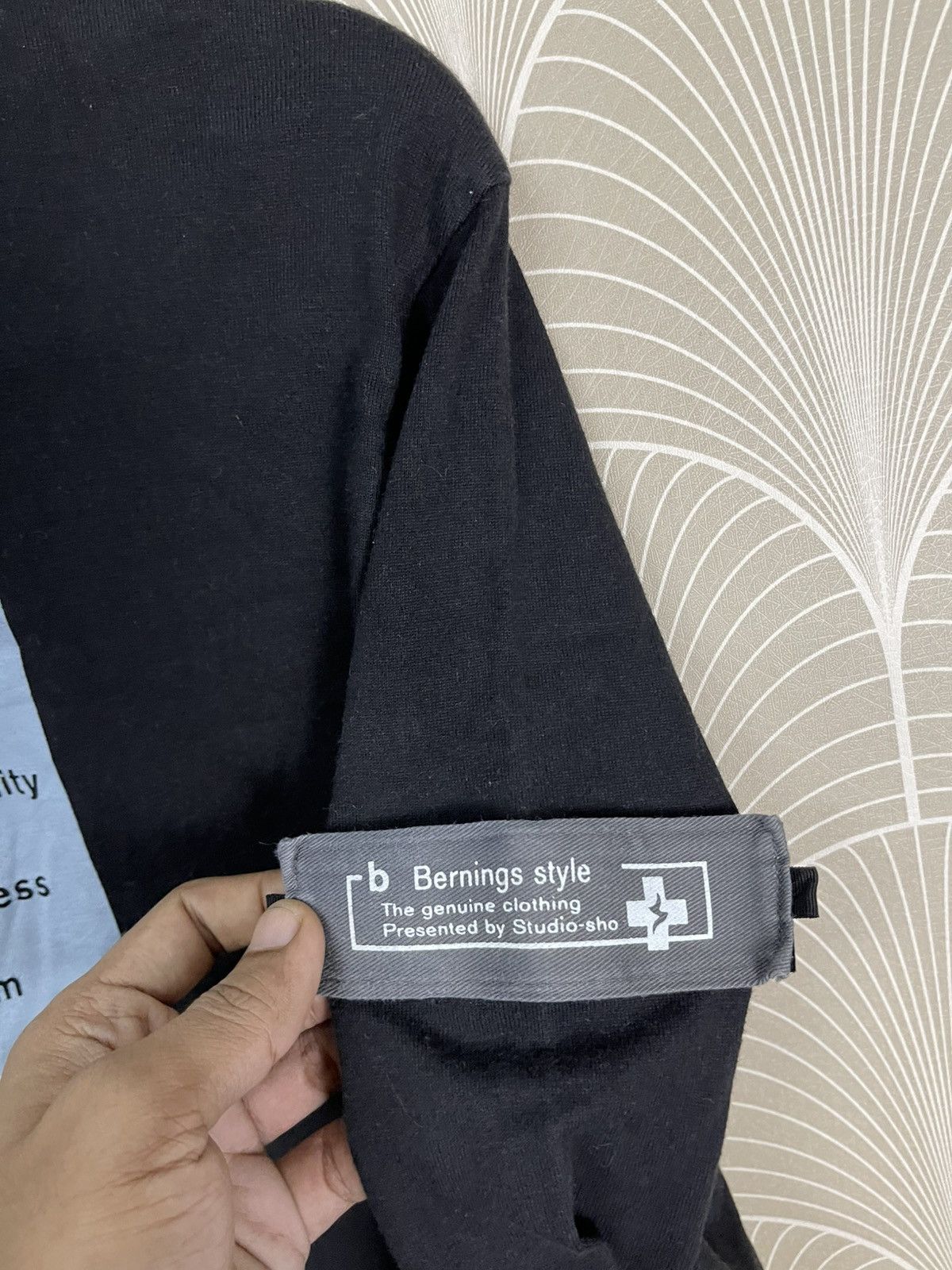 Japanese Brand 2000s BERNINGS SHO BONDAGE LONG SLEEVE TSHIRT Size US S / EU 44-46 / 1 - 10 Thumbnail