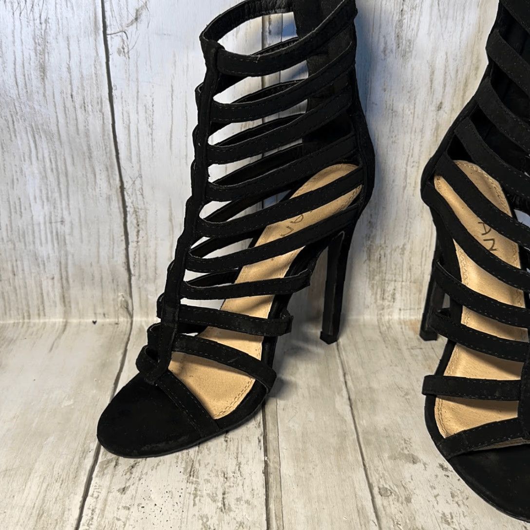 Vintage Liliana Nikia-14 Women’s Black Peep Toe Criss Cross Stiletto Heels size 6 Size US 6 / IT 36 - 3 Thumbnail