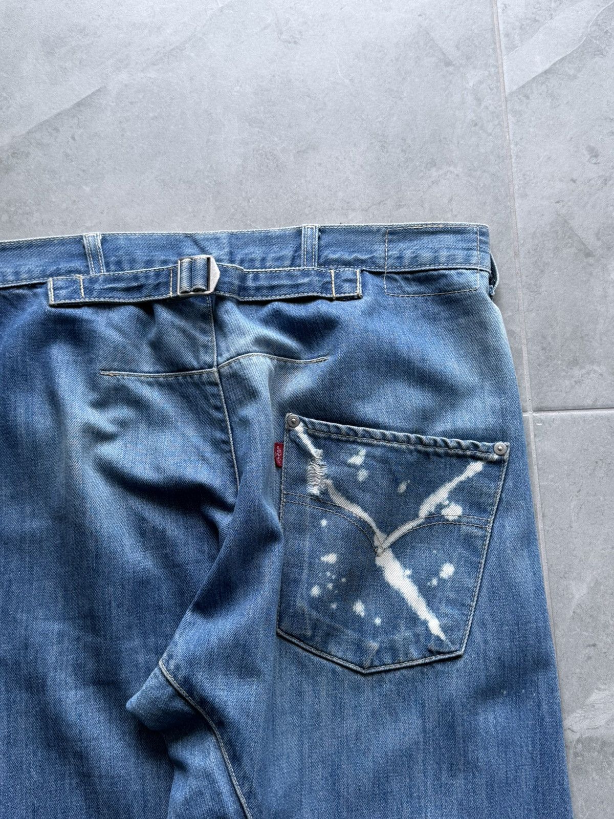 Levi's 2000s Levis Engineered Buckle Back Twisted Washed Jeans Size US 32 / EU 48 - 2 Thumbnail