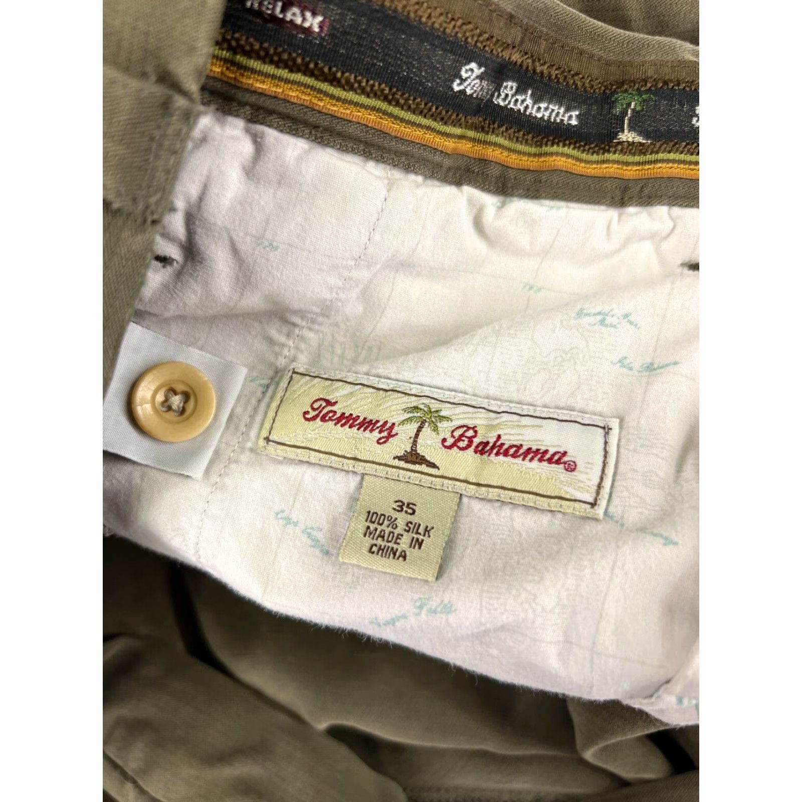 Tommy Bahama Tommy Bahama Shorts Men 35 Green Pleated Bermuda Silk Bermuda Holiday Aloha Beach Mens Size US 35 - 7 Thumbnail