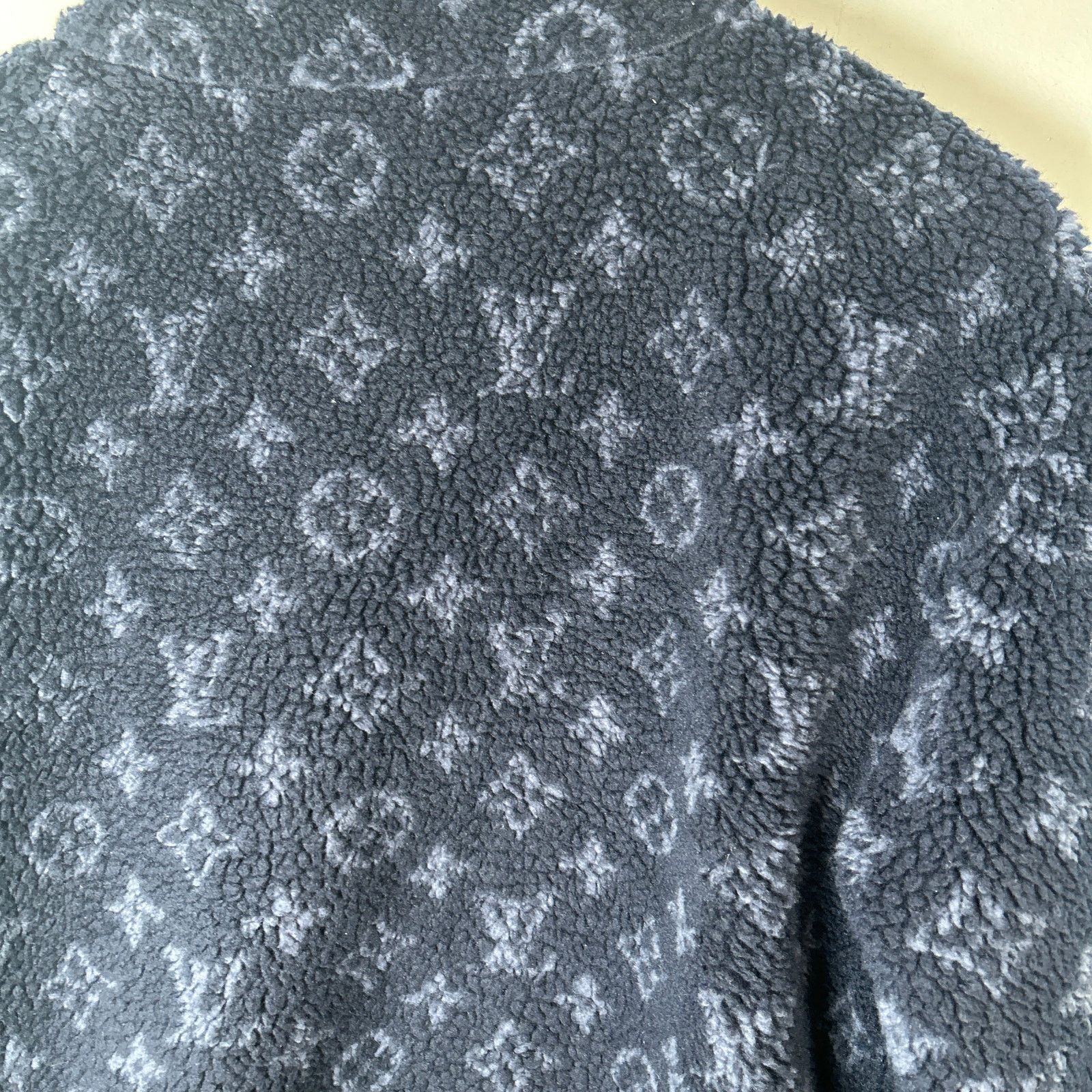 Louis Vuitton Louis Vuitton Navy Monogram Fleece Zip Up Jacket Size S Size US S / EU 44-46 / 1 - 7 Thumbnail