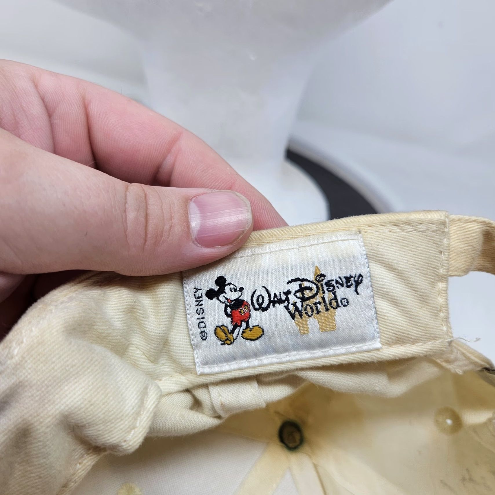Disney VINTAGE Disney Animal Kingdom Hat Cap Strap Back Embroidered Mens Theme Park 90s Canvas Cotton Beige Adjustable Boys? Size US M / EU 48-50 / 2 - 7 Thumbnail