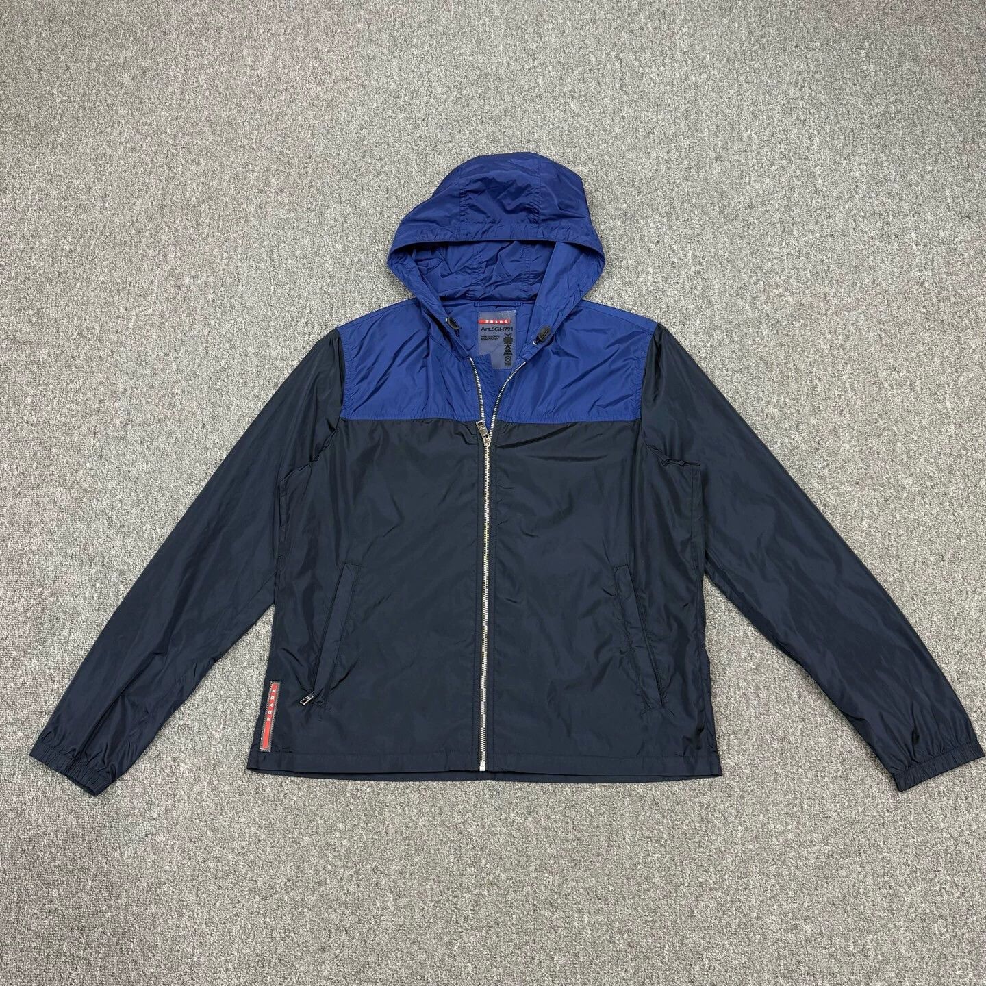 Prada Prada color blocked zipper hooded jacket 52 Size US L / EU 52-54 / 3 - 1 Thumbnail