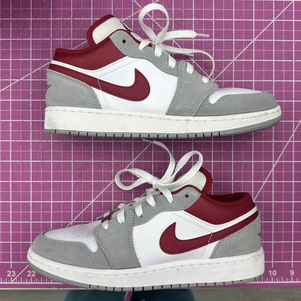 Jordan Brand Air Jordan 1 Low Light Smoke Grey Gym Red SE GS Youth 6Y Size US 6 / EU 39 - 1 Thumbnail