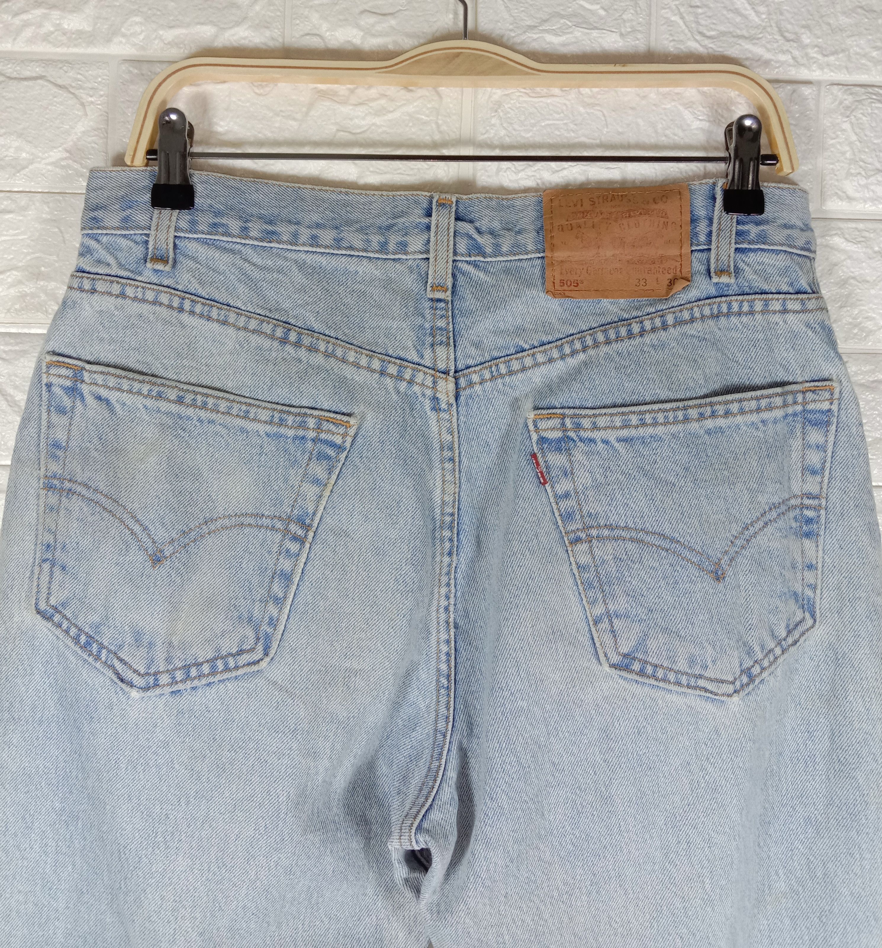 Levi's Vintage Levi’s 505 Ripped Jeans Regular Fit Light Wash Denim Size US 33 - 6 Thumbnail