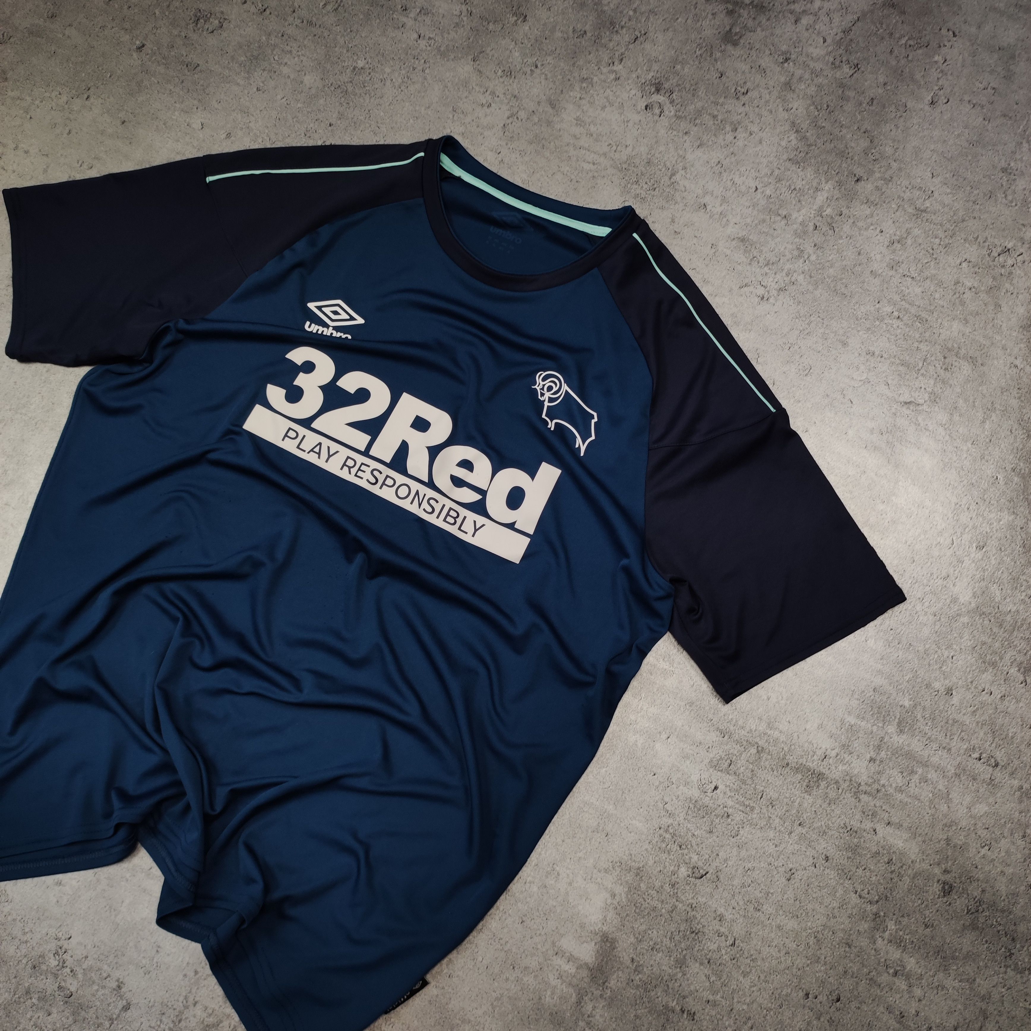 Umbro RARE Derby County FC Away Football Soccer Umbro Jersey Size US XL / EU 56 / 4 - 2 Thumbnail
