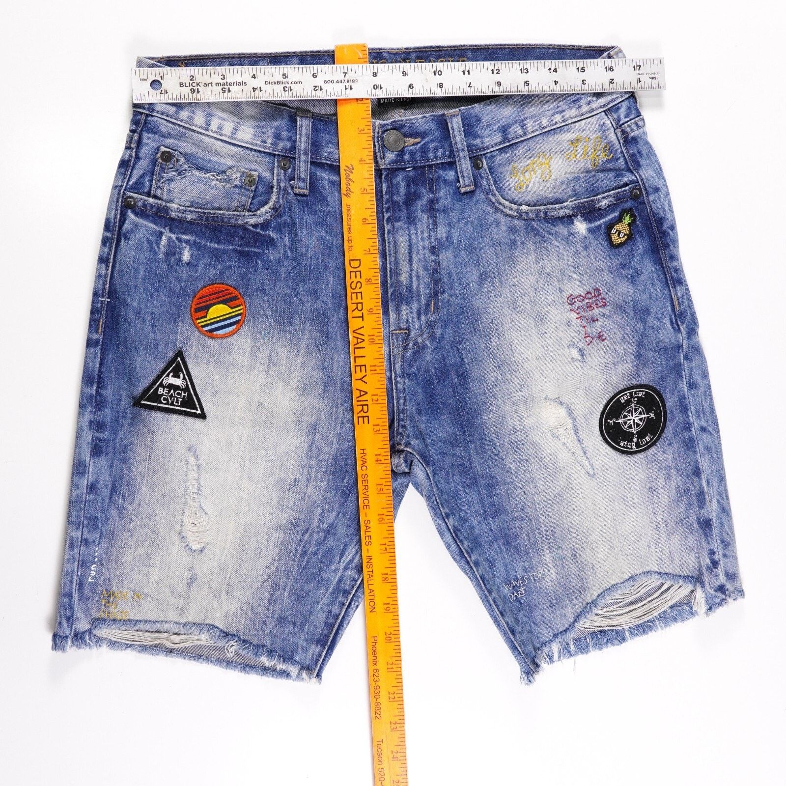 American Eagle Outfitters American Eagle Distressed Denim Jeans Straight Leg Shorts 32 Size US 32 / EU 48 - 2 Thumbnail