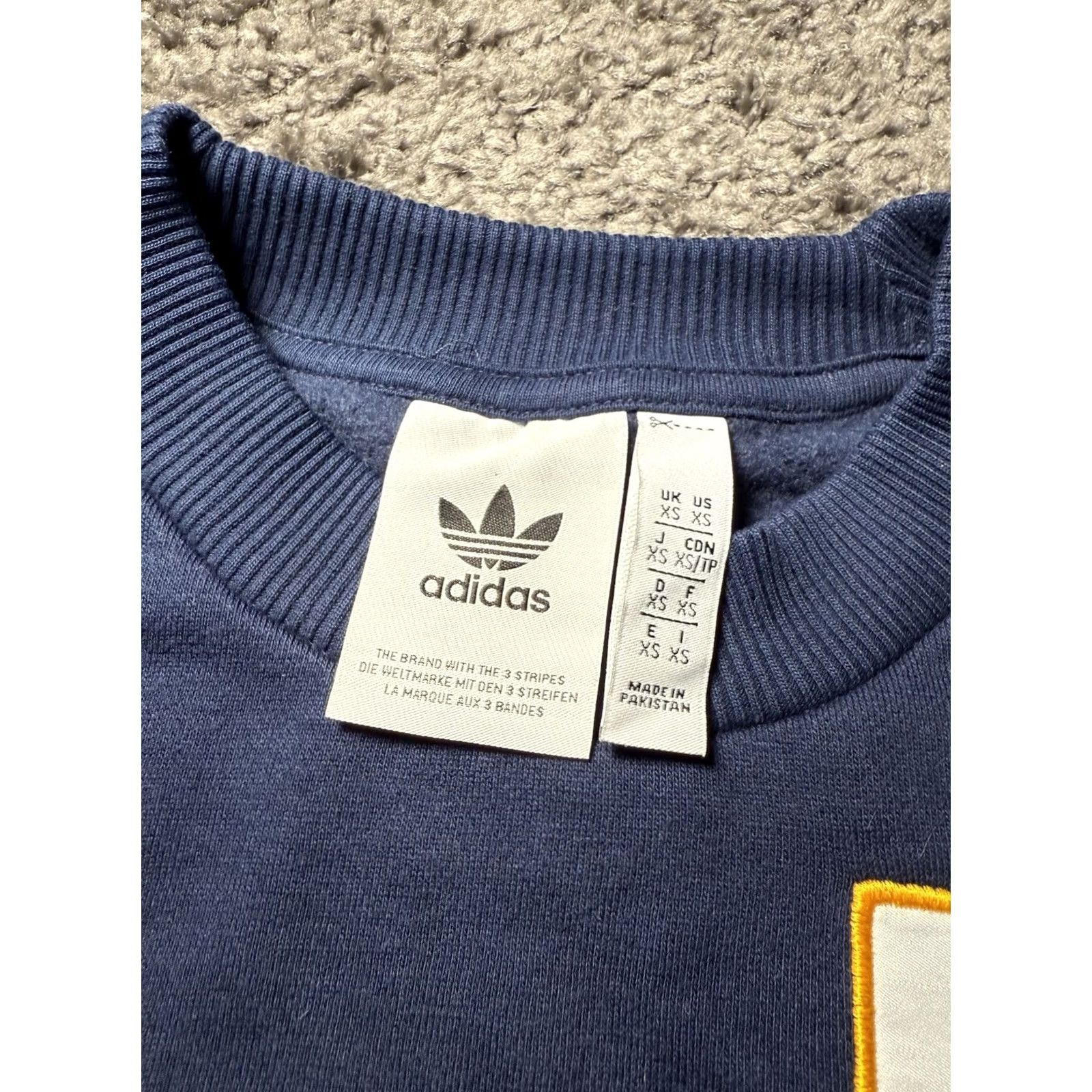 Adidas VINTAGE Adidas Mountaineering Sweatshirt Climbing Patches Men’s Size XS Sky Mountain Mens XS Blue 80s Patch Work Size US XS / EU 42 / 0 - 5 Thumbnail