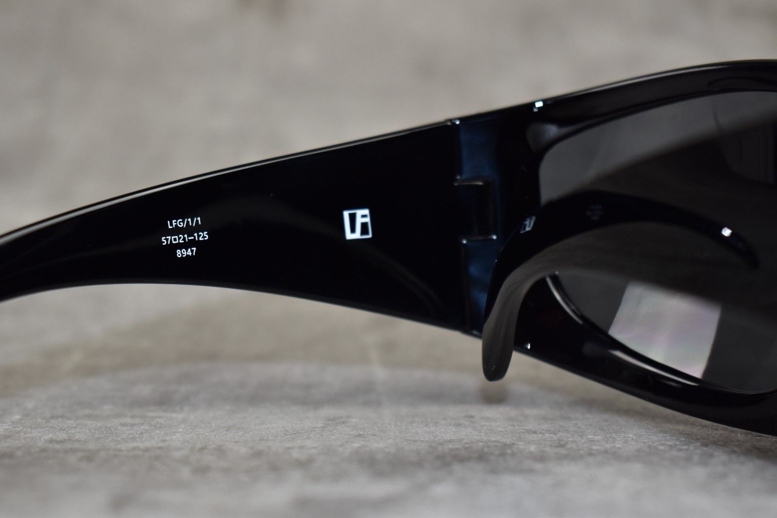 Bernhard Willhelm × Linda Farrow LINDA FARROW x BERNHARD WILLHELM Steve Lacy Mask Sunglasses Size ONE SIZE - 5 Thumbnail