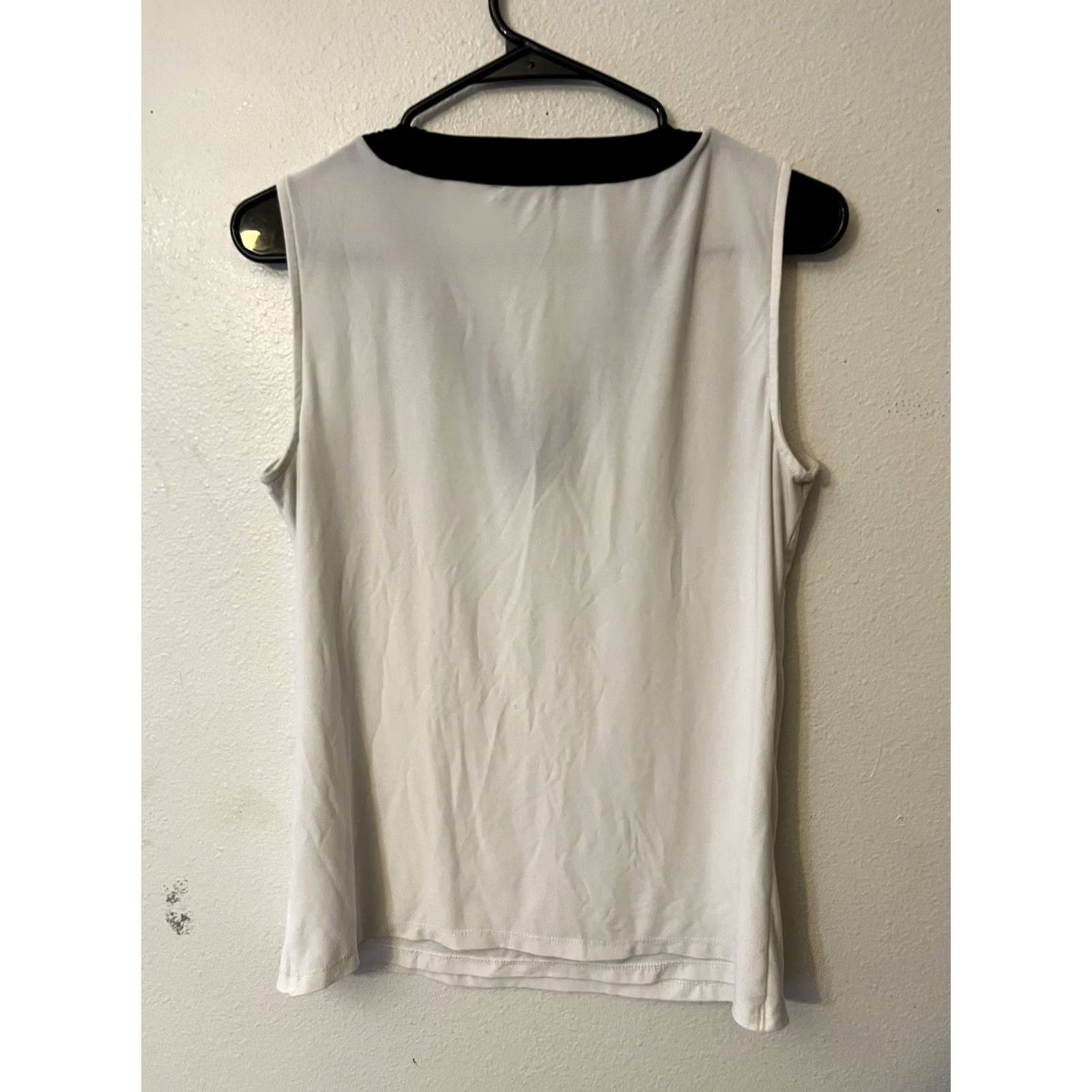 Tommy Hilfiger Tommy Hilfiger Sleeveless Blouse Women’s Size Medium V Neck Size M / US 6-8 / IT 42-44 - 3 Thumbnail