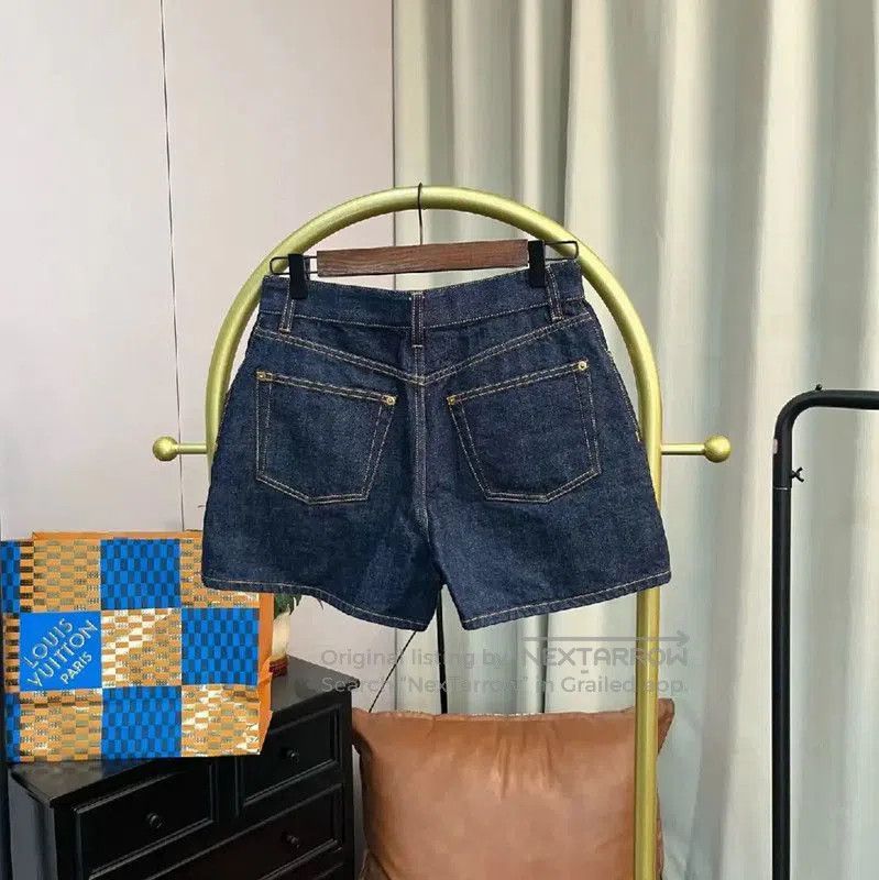 Louis Vuitton Louis Vuitton Blue Denim Women's Shorts . Size 28" / US 6 / IT 42 - 2 Thumbnail