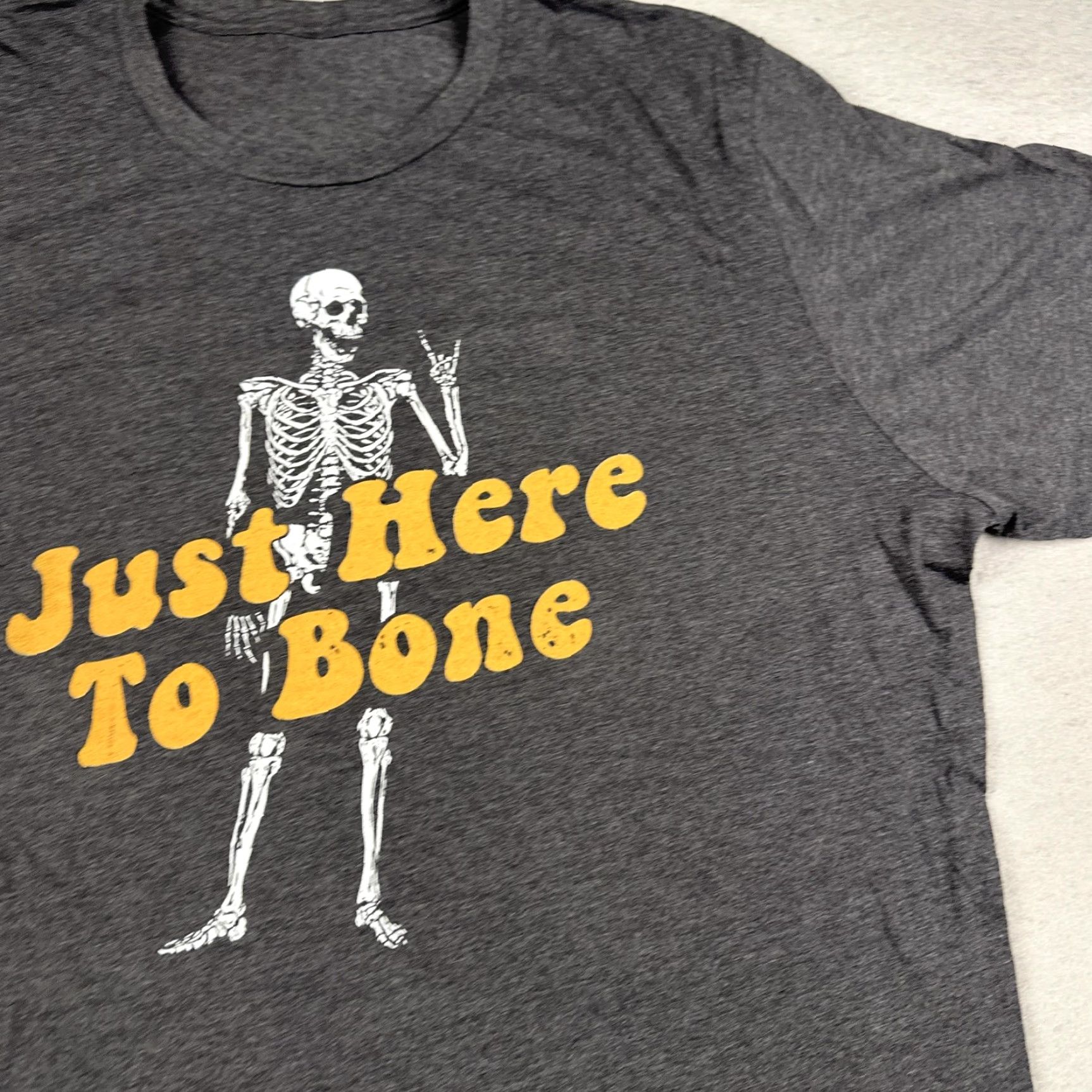 Hereu Just Here To Bone Shirt Adult XL Gray Skeleton Graphic Funny Halloween Tee Mens Size US XL / EU 56 / 4 - 6 Thumbnail
