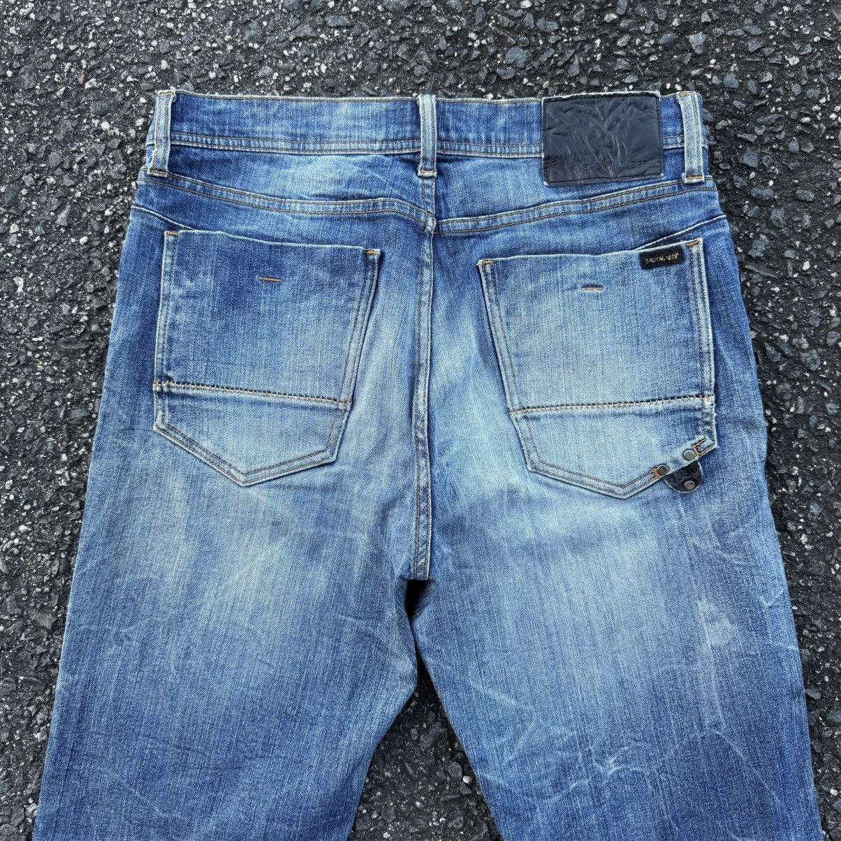 Japanese Brand VINTAGE BACK NUMBER RIPPED FADED JEAN DENIM PANTS Size US 31 - 10 Thumbnail