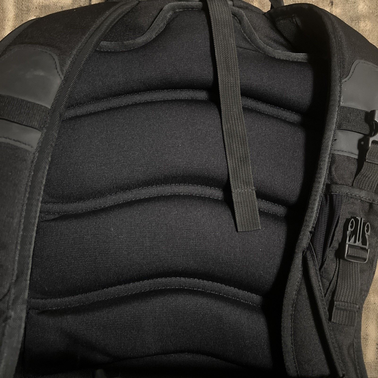 Oakley Oakley Vintage Tactical Snow Backpack Black Snowboard Pack Size ONE SIZE - 10 Thumbnail