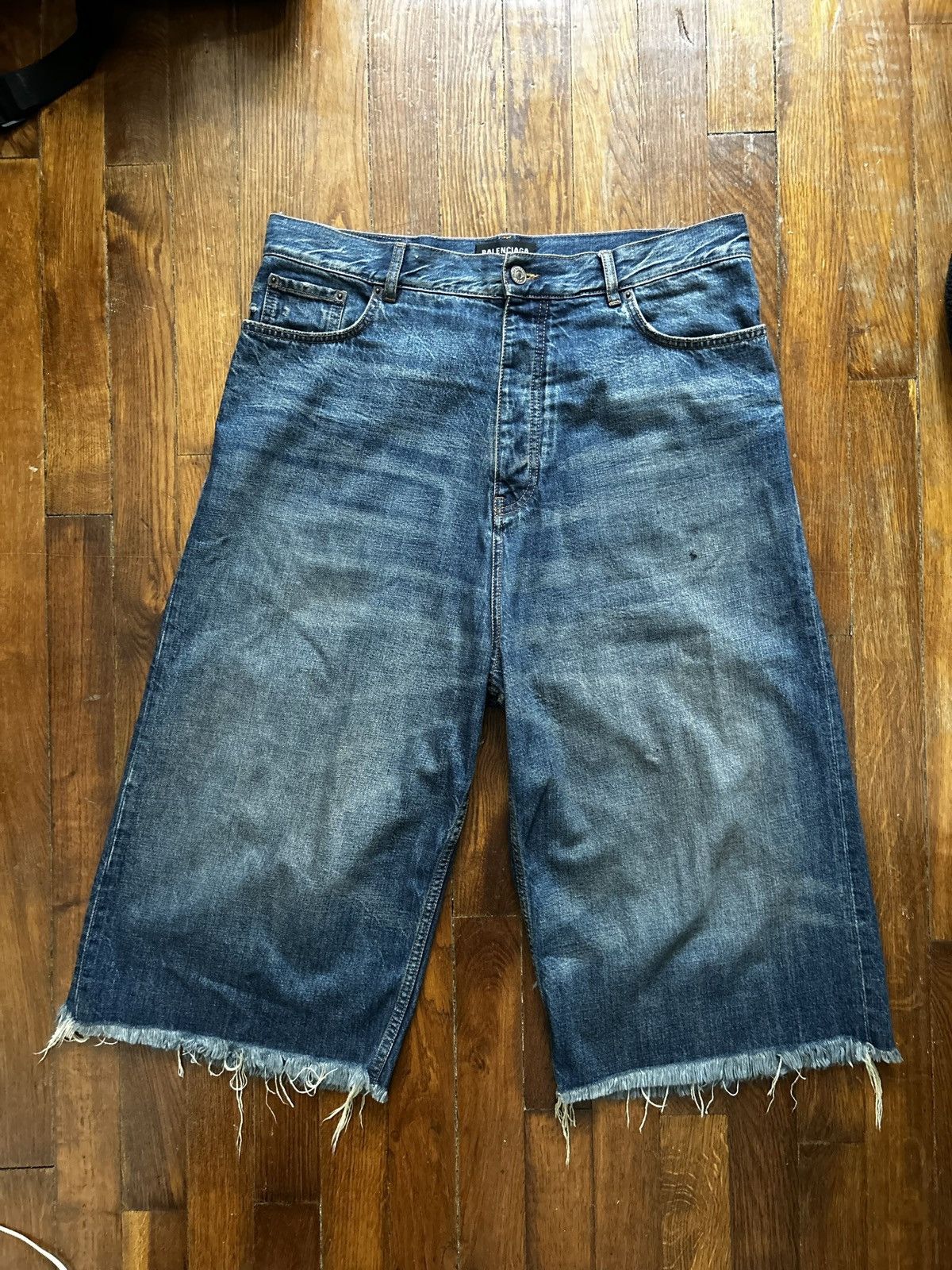 Balenciaga Rare Balenciaga fw22 oversized denim skater shorts Size US 34 / EU 50 - 1 Thumbnail