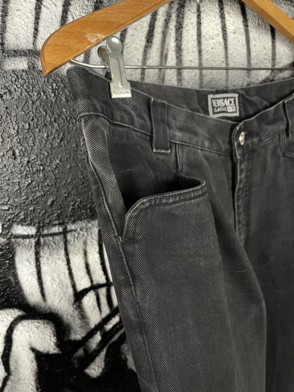 Versace Versace Classic V2 Vintage Washed Black Denim Jeans Men’s Size W33 Size US 33 - 14 Thumbnail