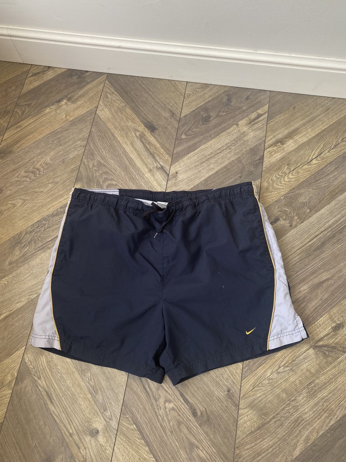 Nike × Vintage Nike vintage y2k black grey hype shorts swoosh logo Size US 34 / EU 50 - 4 Thumbnail
