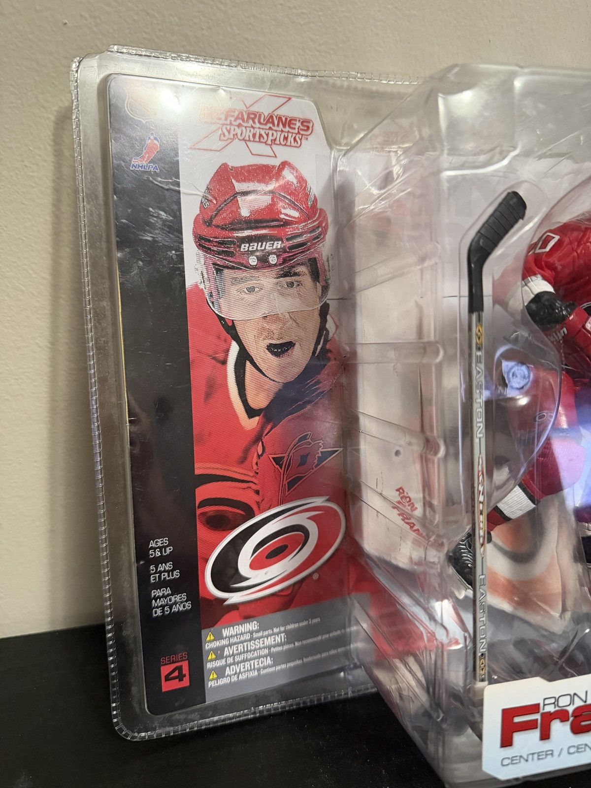 NHL Ron Francis Carolina Hurricanes NHL McFarlane Series 4 2002 Size ONE SIZE - 3 Thumbnail