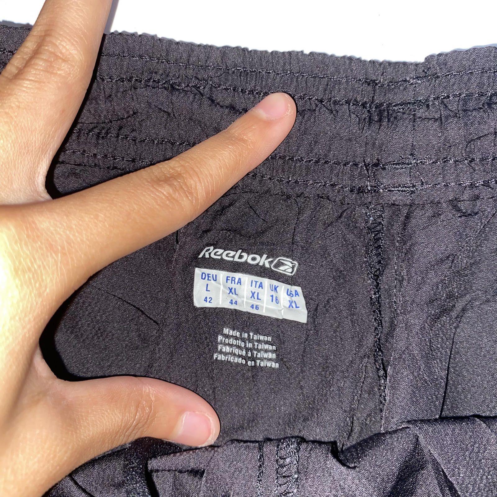 Reebok Reebok XL Men Black Athletic Shorts Minimal Logo Y2K Sporty Size US 36 / EU 52 - 3 Thumbnail