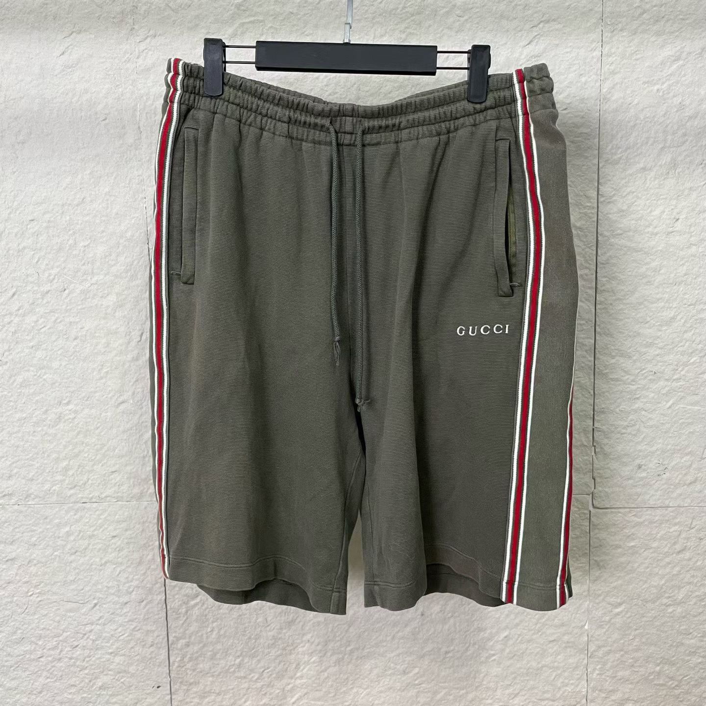 Gucci Gucci 25 Style Side Stripe Letter Shorts Size US 32 / EU 48 - 1 Thumbnail