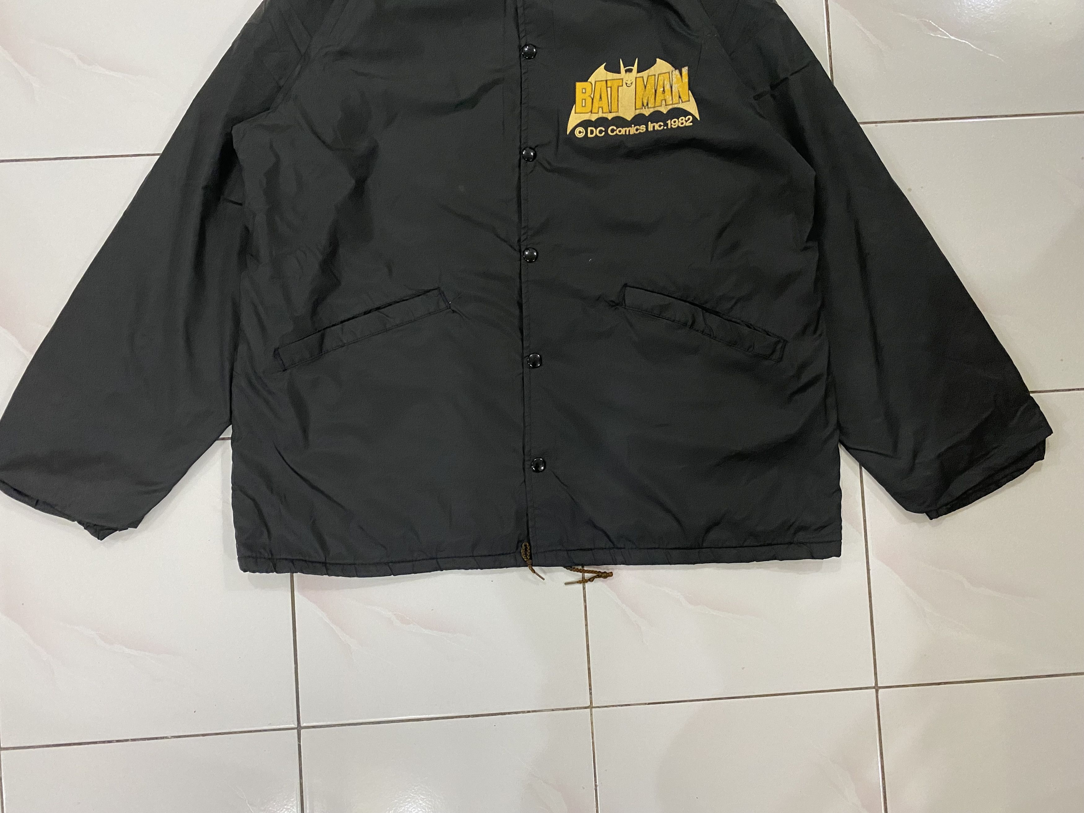 DC Comics × Vintage Vintage BATMAN DC COMIC 1982 Coach Snap Button Jacket Size US L / EU 52-54 / 3 - 6 Thumbnail