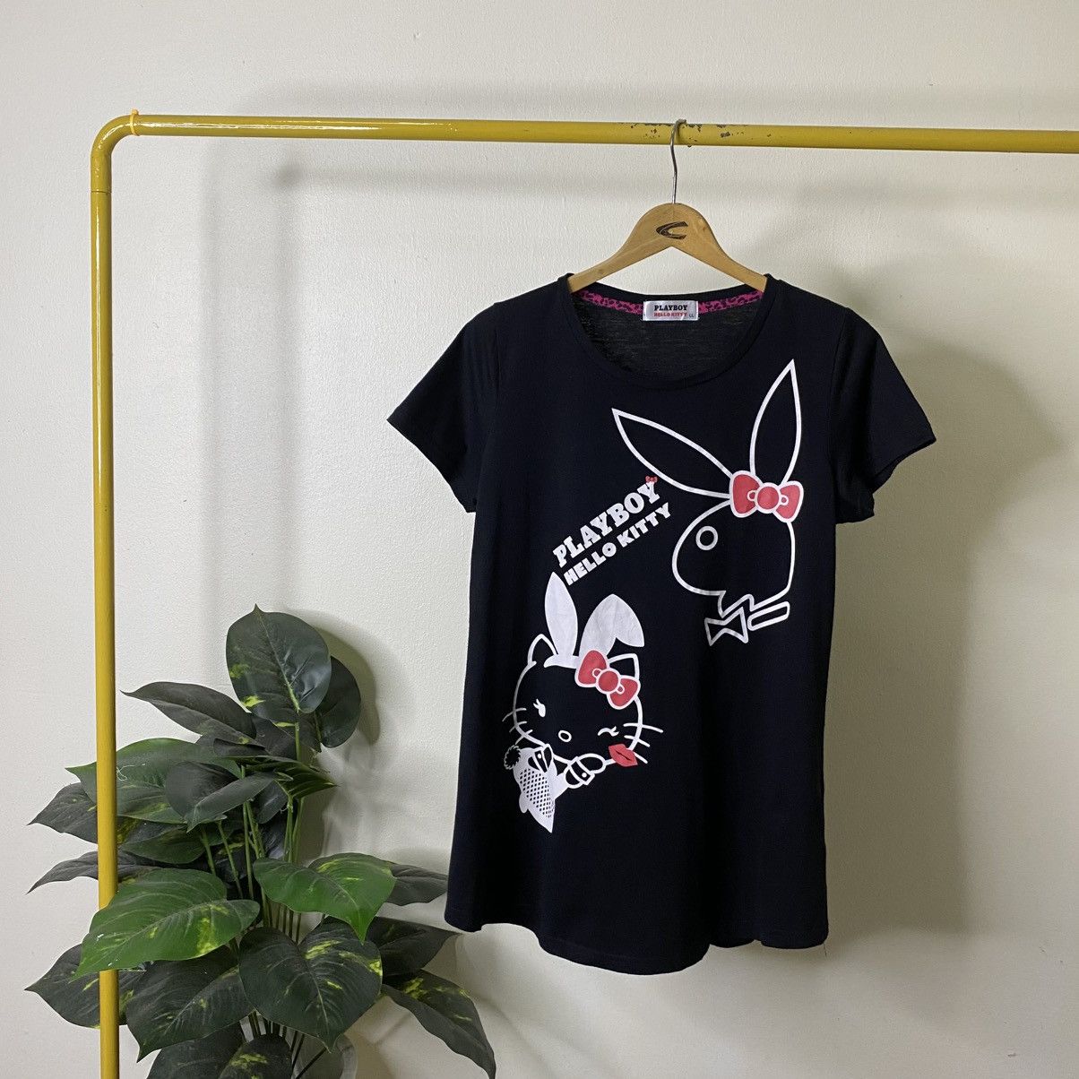 Playboy Playboy x Hello Kitty Collaboration Women T Shirt Size M / US 6-8 / IT 42-44 - 1 Thumbnail