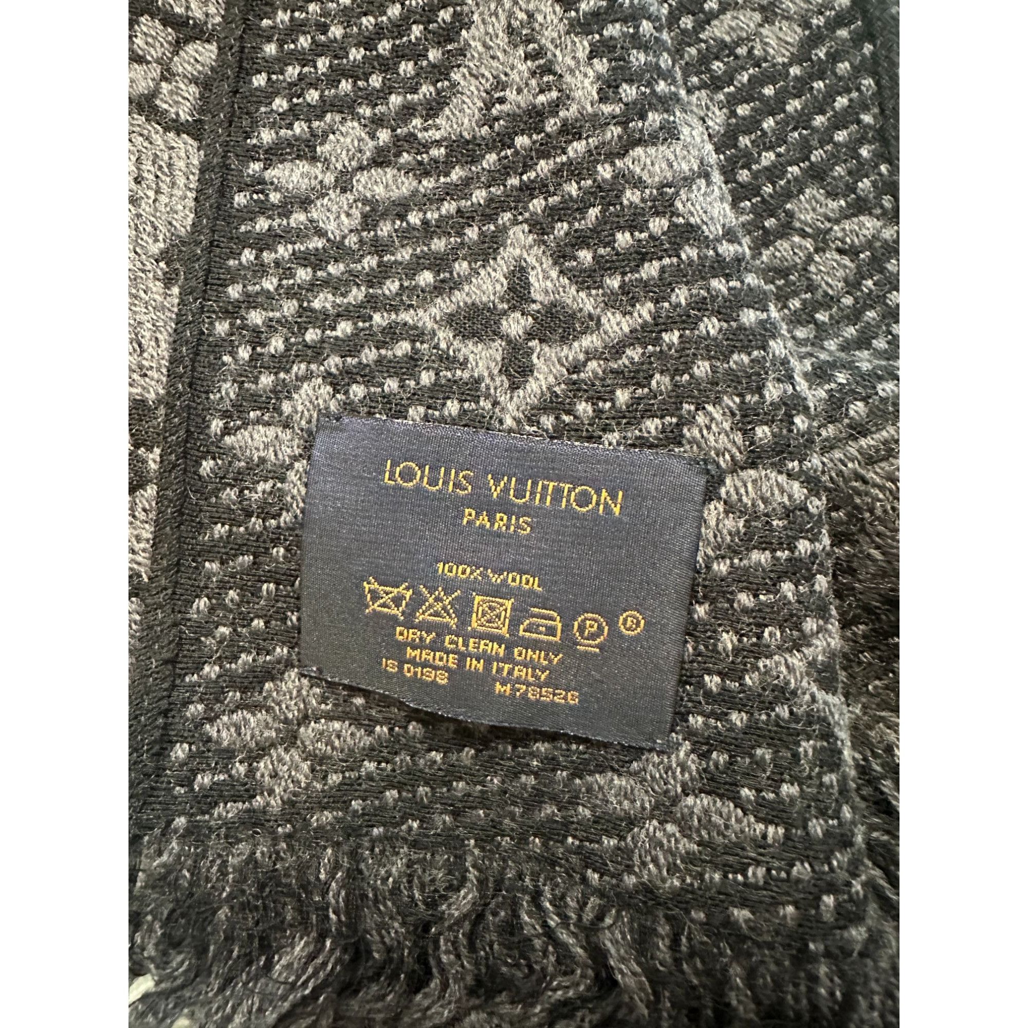 Louis Vuitton Louis Vuitton Monogram Scarf 100% Wool Made In Italy Size ONE SIZE - 3 Thumbnail
