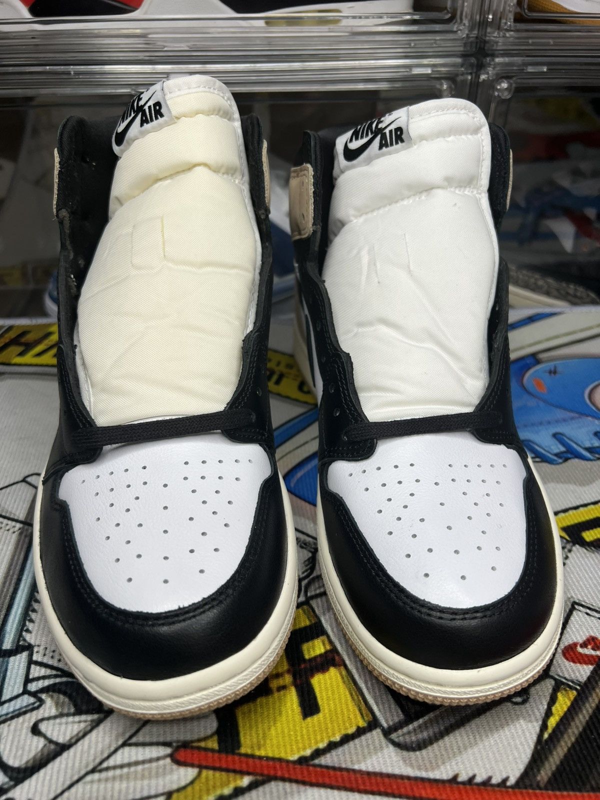 Jordan Brand Nike Air Jordan 1 High Latte (Women's) Size US 9.5 / IT 39.5 - 3 Thumbnail
