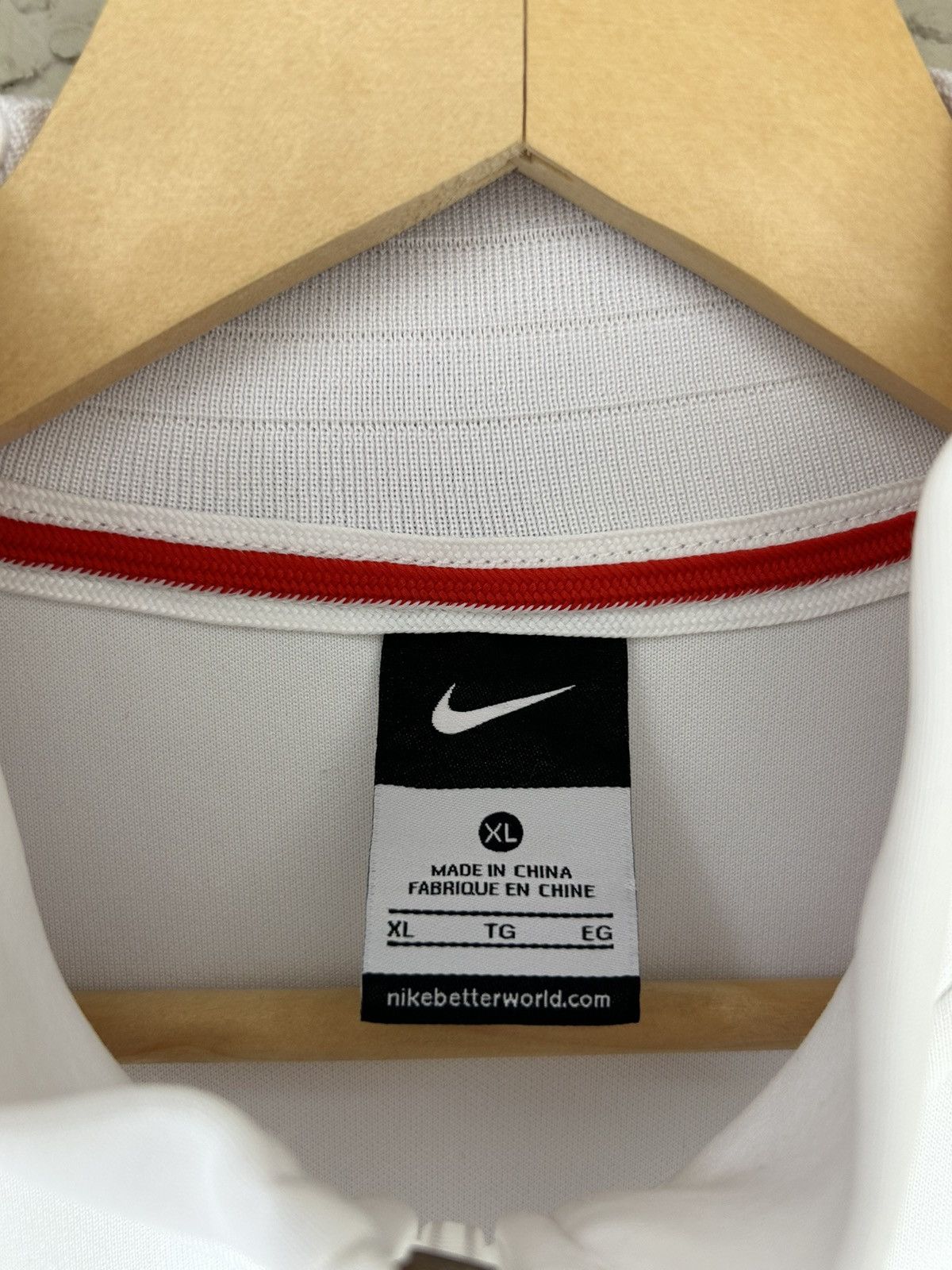 Nike Vintage Nike England 2010 Retro Zip Up Jacket Size US XL / EU 56 / 4 - 8 Thumbnail