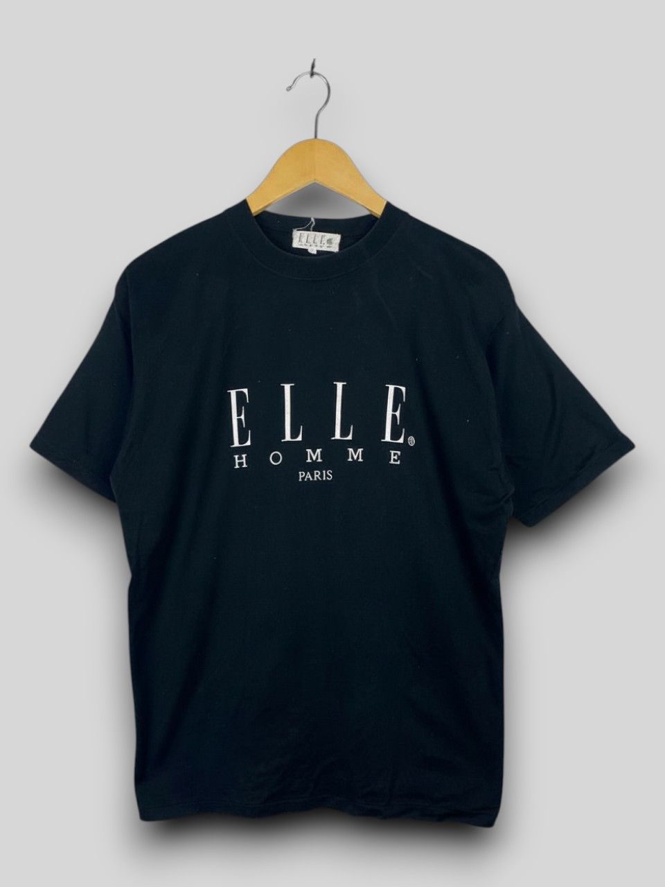 Vintage vintage elle paris spell out tee nice design Size US L / EU 52-54 / 3 - 1 Thumbnail