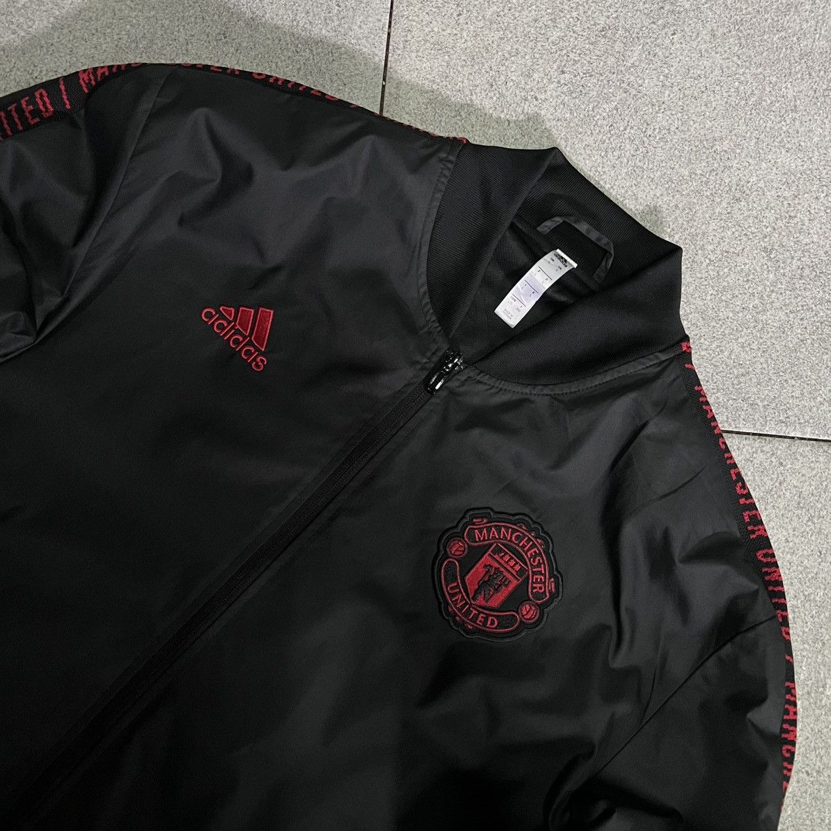 Adidas Adidas Manchester United Size US M / EU 48-50 / 2 - 2 Thumbnail