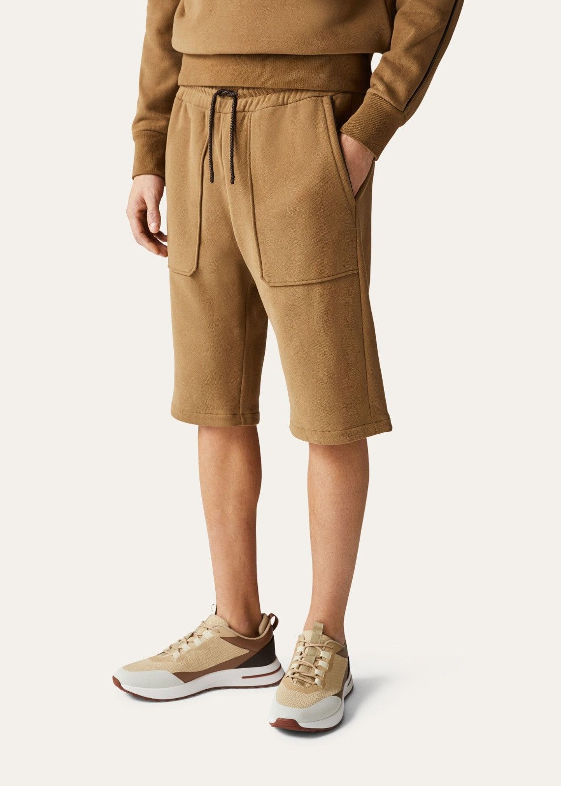 o1srvl11e1224 Cotton Bermuda Short in Camel
