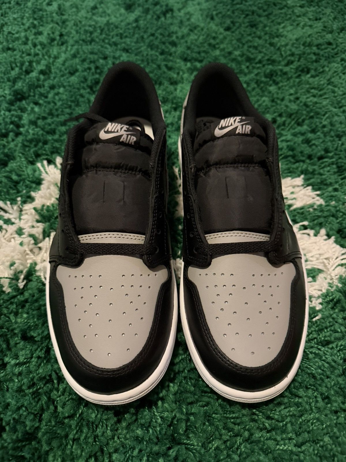 Jordan Brand Jordan 1 Low OG Shadow 11 Size US 11 / EU 44 - 4 Thumbnail