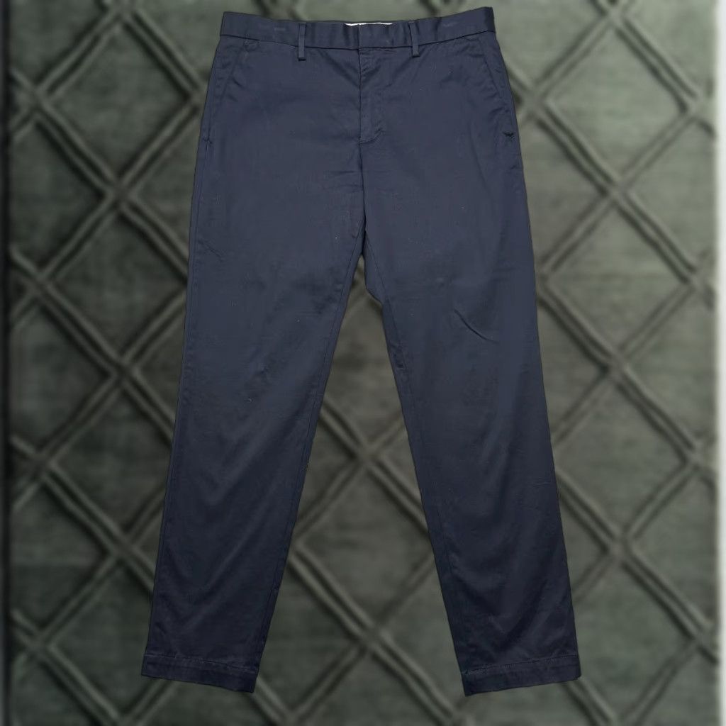 Banana Republic Banana Republic Chino Pants Mens 32x32 Blue Slim Straight 32 in Inseam Pockets Flat Front Button Classic Preppy Casual Pants Mens Blue Chino Pants Size US 32 / EU 48 - 1 Thumbnail