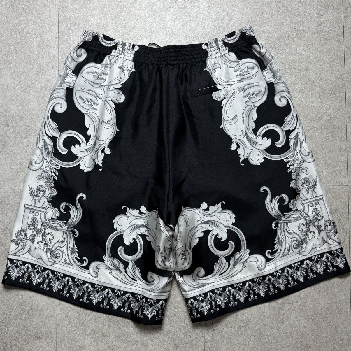 Versace Versace Baroque print silk twill shorts $1100 Size US 32 / EU 48 - 2 Thumbnail