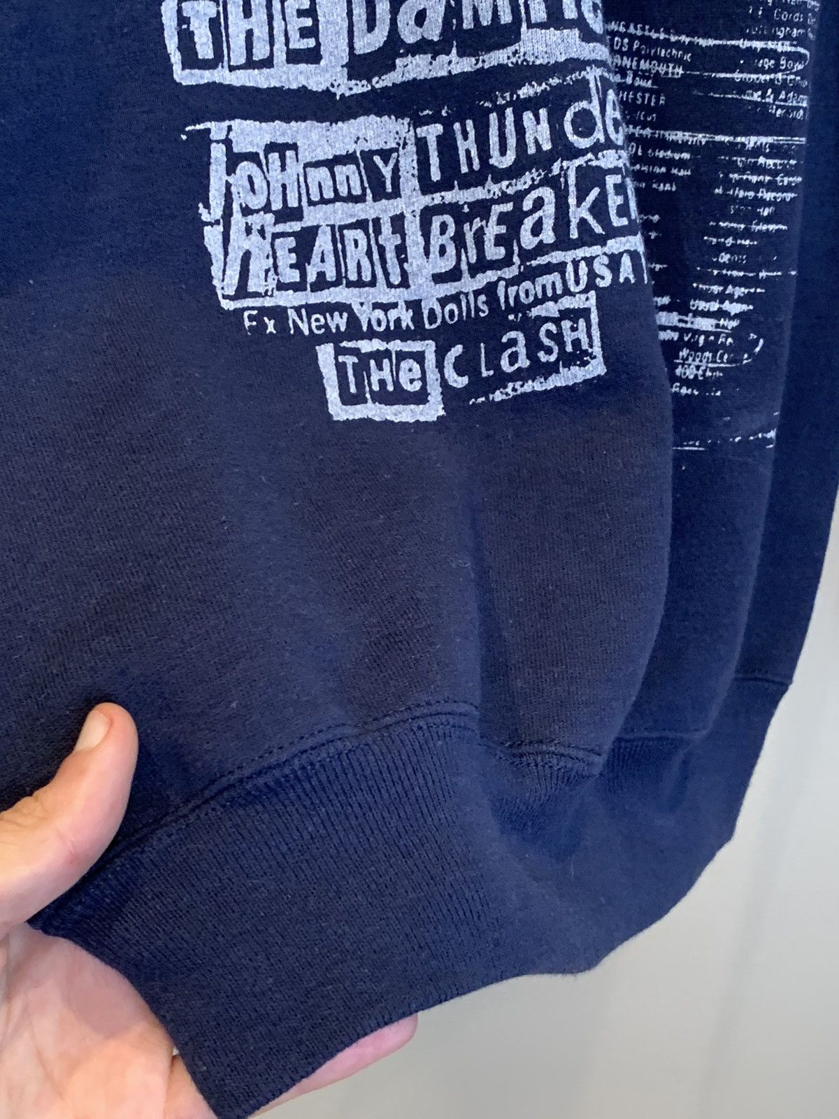 Vintage *RARE* Vintage 80s Sex Pistols Anarchy In UK Tour Sweatshirt Size US L / EU 52-54 / 3 - 3 Thumbnail