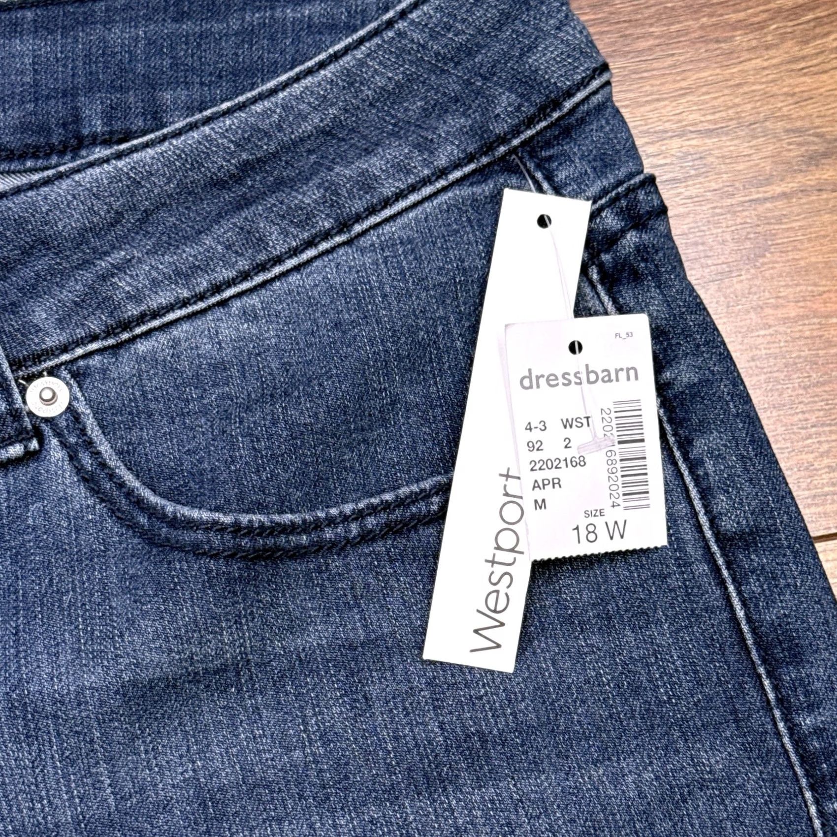 Vintage Westport Mid Rise Ankle Jeans Womens 18W Signature Fit New Size 40" / US 18 - 7 Thumbnail