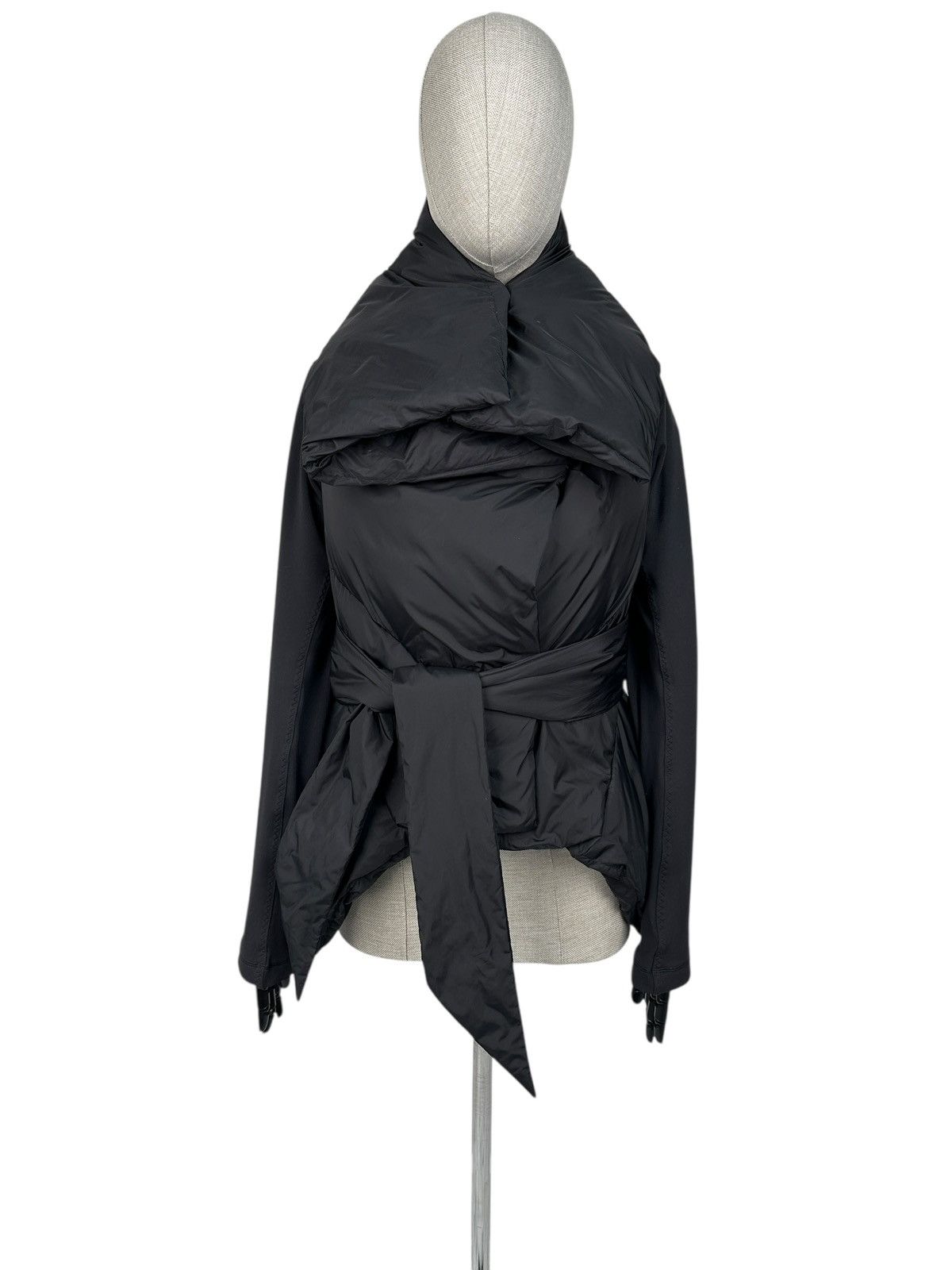 Lululemon LULULEMON Avant Garde Belted Wrap Down Jacket Women’s Black Size XS / US 0-2 / IT 36-38 - 1 Thumbnail