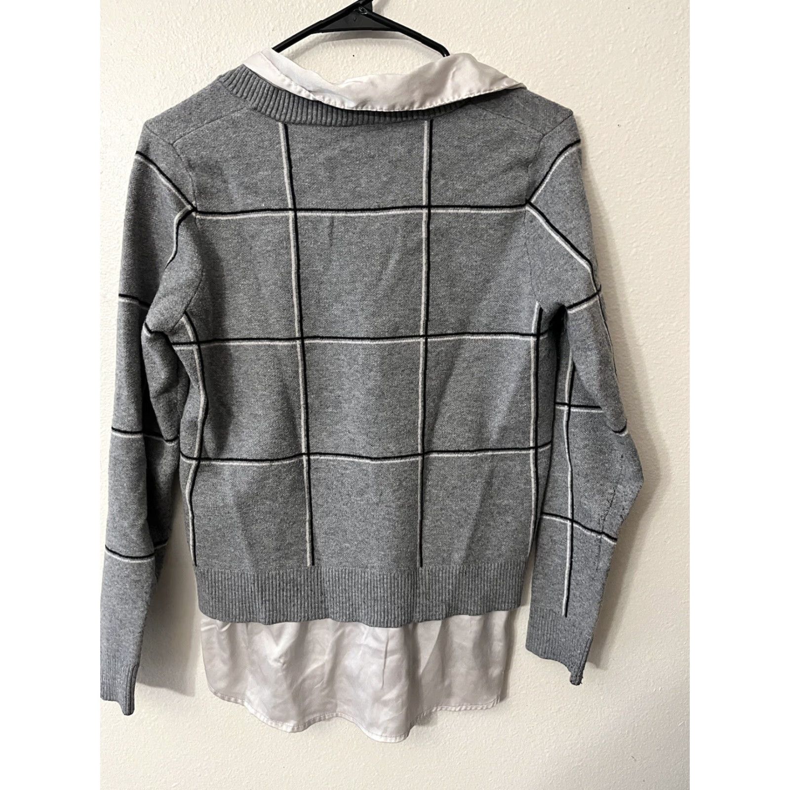 Jones New York VINTAGE Jones New York Sweater Collared Pullover Knit Plaid Gray Size M Womens Size M / US 6-8 / IT 42-44 - 2 Thumbnail