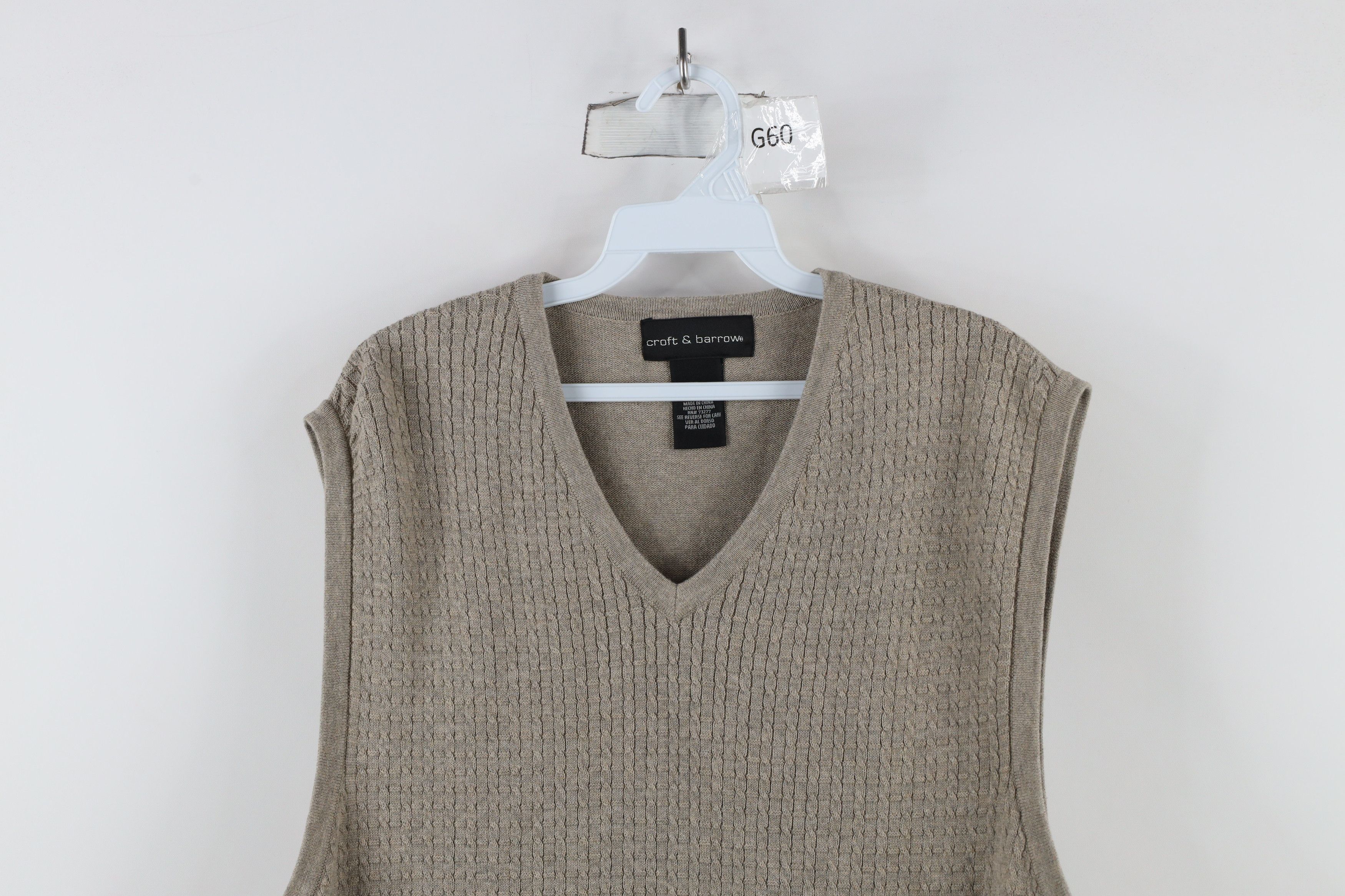 Vintage Vintage 90s Streetwear Cable Knit V-Neck Sweater Vest Beige Size US XL / EU 56 / 4 - 2 Thumbnail