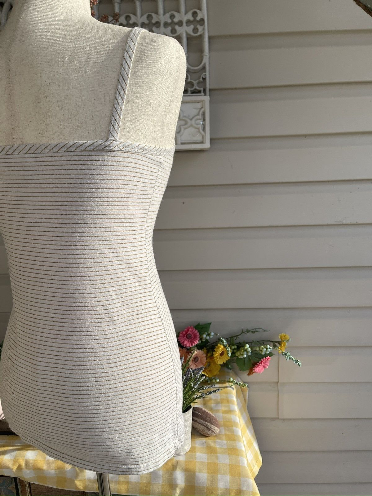 BKE BKE Cream Cami With Thin Gold Stripes Size M / US 6-8 / IT 42-44 - 6 Thumbnail
